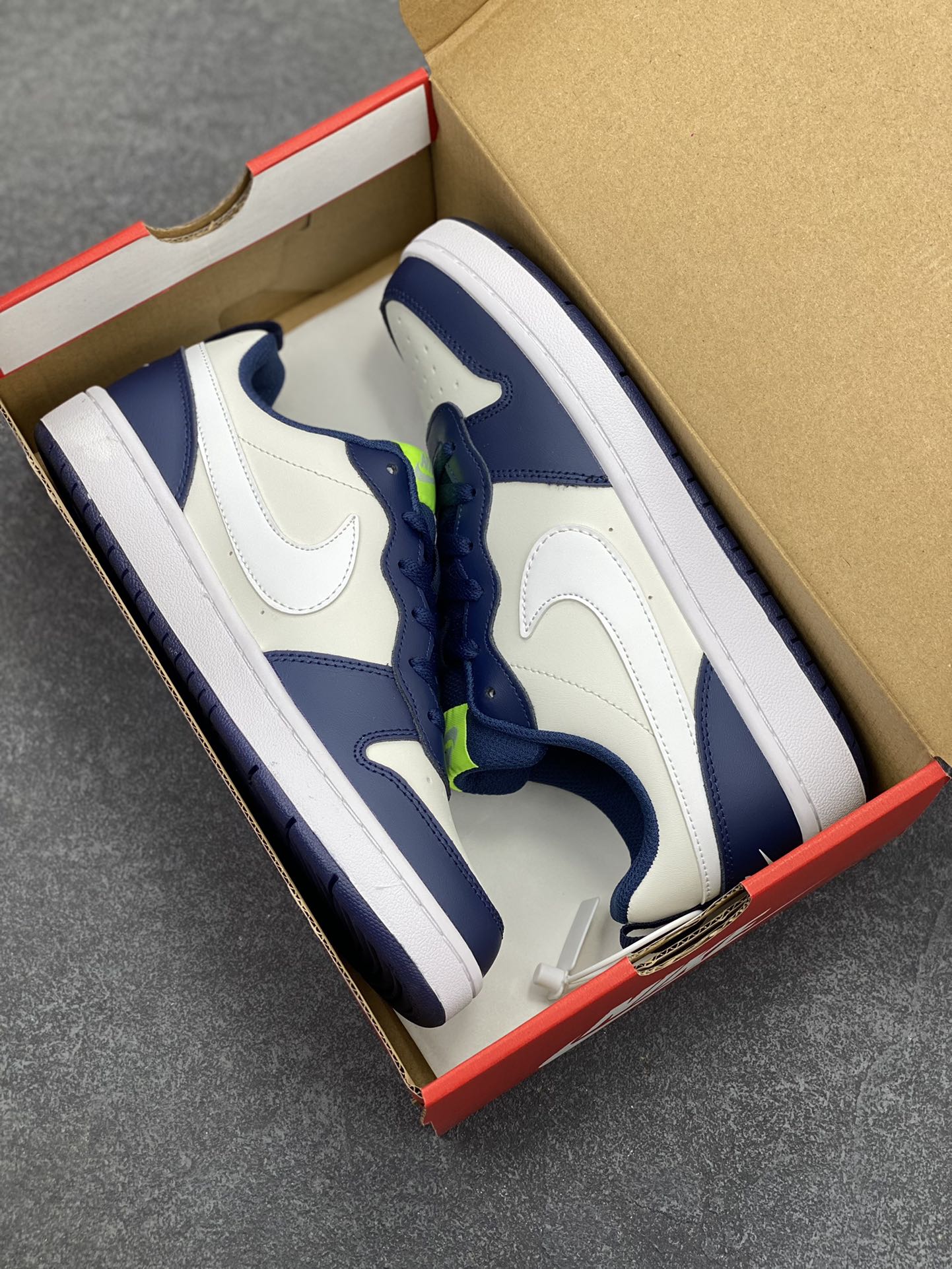 图片[9]-福利特价 Nike Court Borough Low 低帮百搭透气休闲运动板鞋男女鞋 经典耐用的设计，兼顾舒适脚感和出众风范，演绎匠心之作。结构性的支撑贴合感结合复古篮球设计，塑就场外全明星风范。 货号：BQ5448-016 尺码：36 36.5 37.5 38 38.5 39 40 40.5 41 42 42.5 43 44 45-选品中心