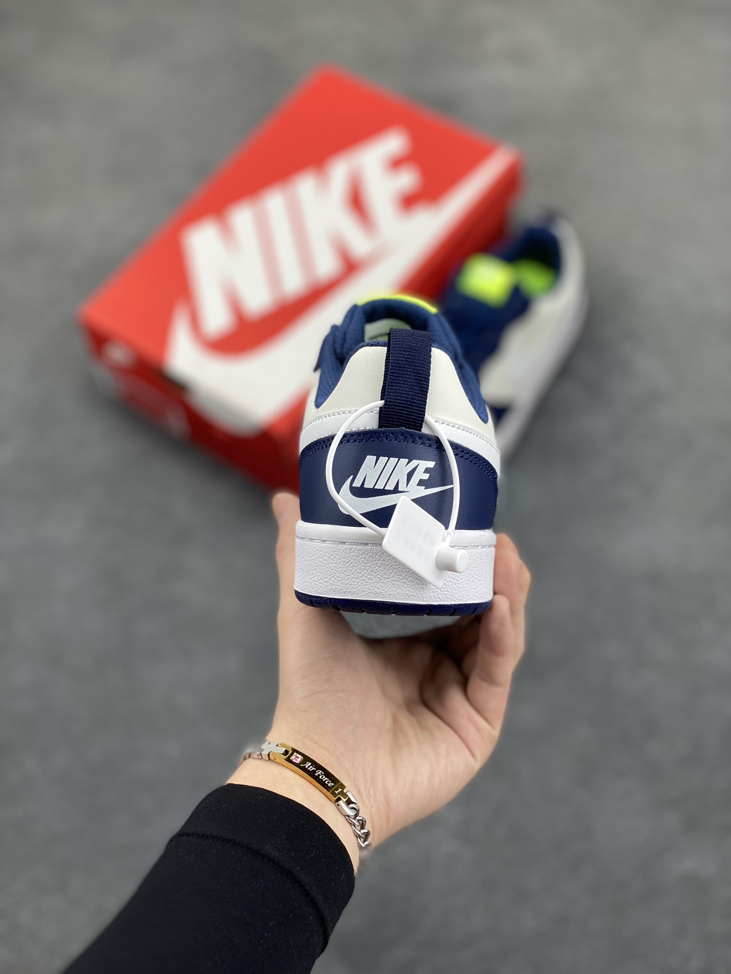 图片[4]-福利特价 Nike Court Borough Low 低帮百搭透气休闲运动板鞋男女鞋 经典耐用的设计，兼顾舒适脚感和出众风范，演绎匠心之作。结构性的支撑贴合感结合复古篮球设计，塑就场外全明星风范。 货号：BQ5448-016 尺码：36 36.5 37.5 38 38.5 39 40 40.5 41 42 42.5 43 44 45-选品中心