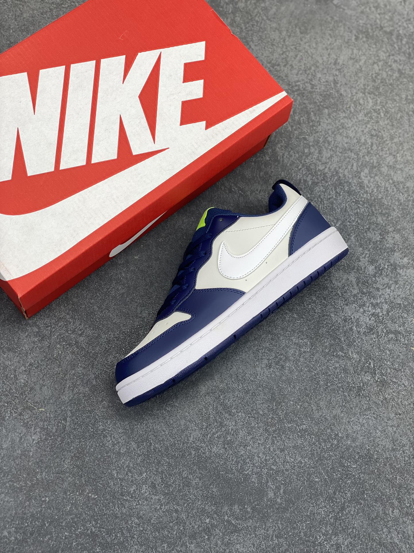 图片[7]-福利特价 Nike Court Borough Low 低帮百搭透气休闲运动板鞋男女鞋 经典耐用的设计，兼顾舒适脚感和出众风范，演绎匠心之作。结构性的支撑贴合感结合复古篮球设计，塑就场外全明星风范。 货号：BQ5448-016 尺码：36 36.5 37.5 38 38.5 39 40 40.5 41 42 42.5 43 44 45-选品中心