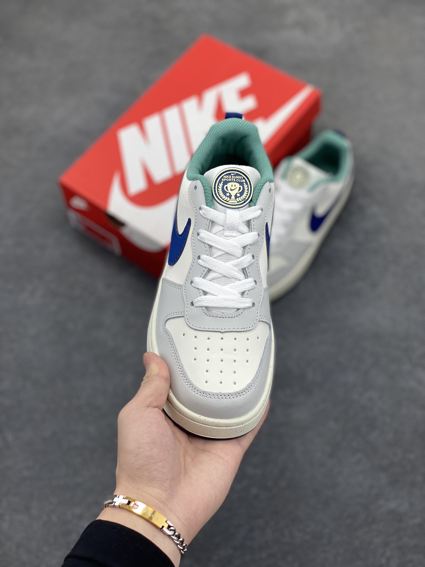 图片[2]-福利特价 Nike Court Borough Low 低帮百搭透气休闲运动板鞋男女鞋 经典耐用的设计，兼顾舒适脚感和出众风范，演绎匠心之作。结构性的支撑贴合感结合复古篮球设计，塑就场外全明星风范。 货号：HM3722-141 尺码：36 36.5 37.5 38 38.5 39 40 40.5 41 42 42.5 43 44 45-选品中心