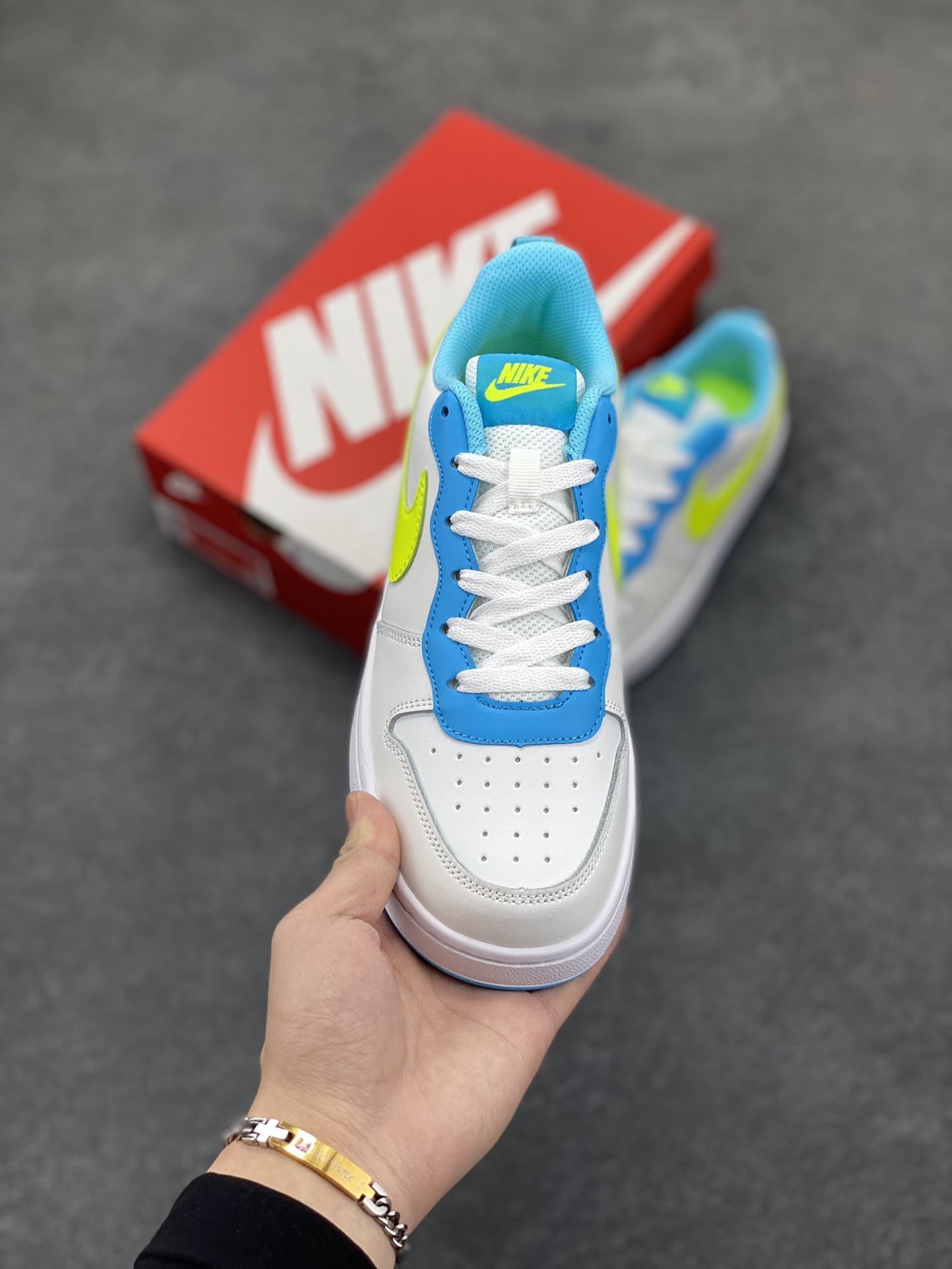 图片[2]-福利特价 Nike Court Borough Low 低帮百搭透气休闲运动板鞋男女鞋 经典耐用的设计，兼顾舒适脚感和出众风范，演绎匠心之作。结构性的支撑贴合感结合复古篮球设计，塑就场外全明星风范。 货号：BQ5448-122 尺码：36 36.5 37.5 38 38.5 39 40 40.5 41 42 42.5 43 44 45-选品中心