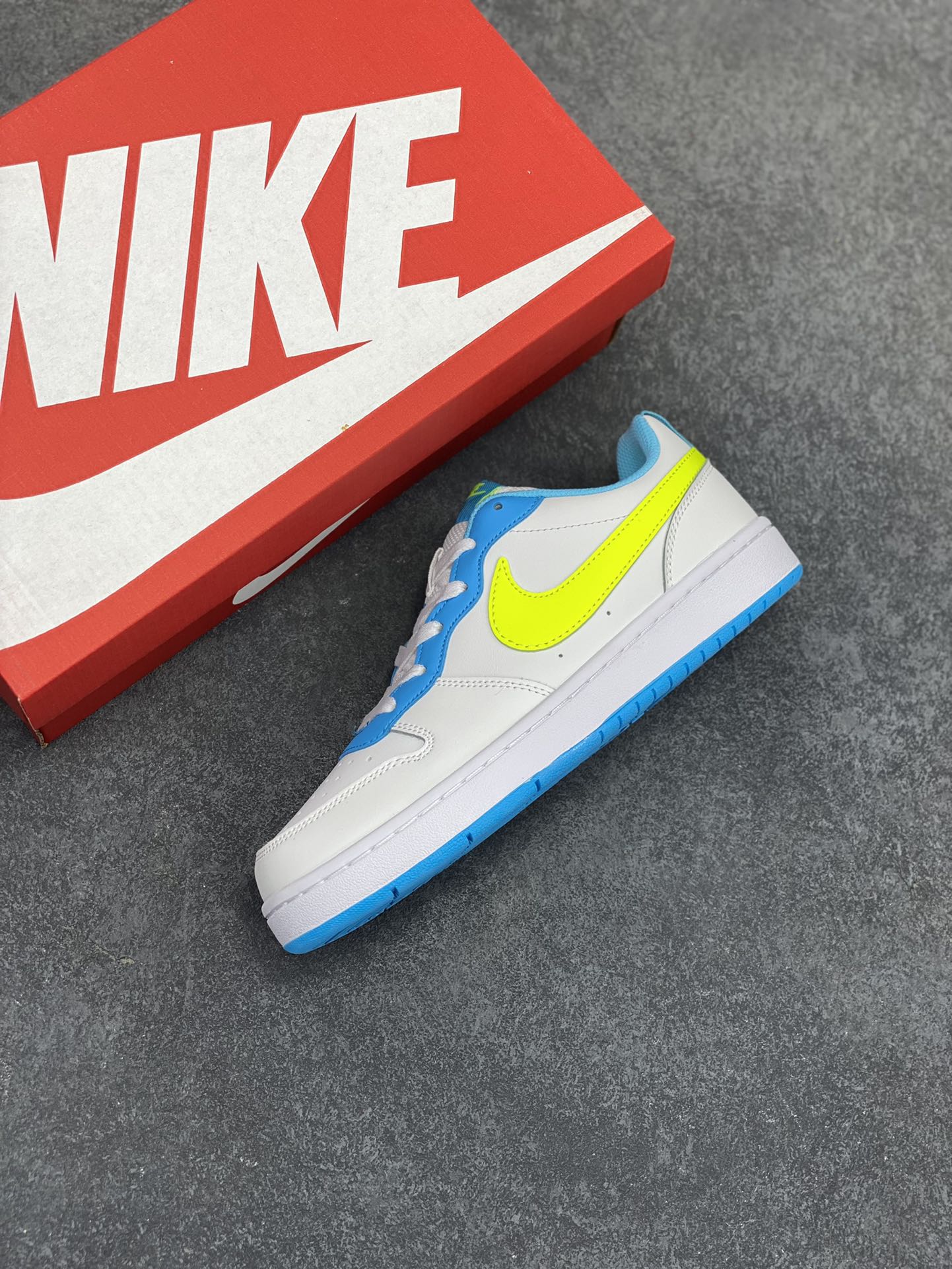 图片[7]-福利特价 Nike Court Borough Low 低帮百搭透气休闲运动板鞋男女鞋 经典耐用的设计，兼顾舒适脚感和出众风范，演绎匠心之作。结构性的支撑贴合感结合复古篮球设计，塑就场外全明星风范。 货号：BQ5448-122 尺码：36 36.5 37.5 38 38.5 39 40 40.5 41 42 42.5 43 44 45-选品中心