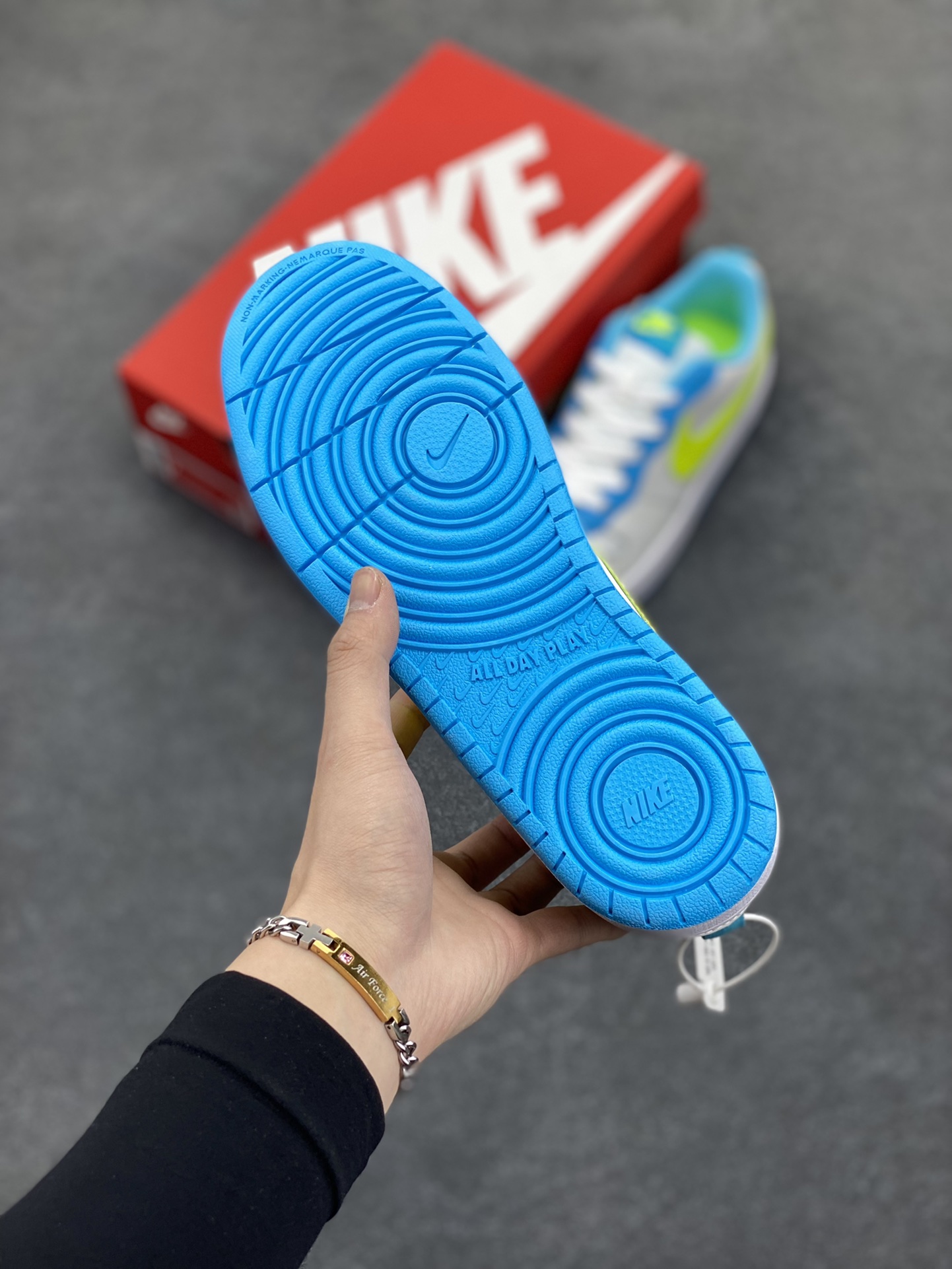 图片[5]-福利特价 Nike Court Borough Low 低帮百搭透气休闲运动板鞋男女鞋 经典耐用的设计，兼顾舒适脚感和出众风范，演绎匠心之作。结构性的支撑贴合感结合复古篮球设计，塑就场外全明星风范。 货号：BQ5448-122 尺码：36 36.5 37.5 38 38.5 39 40 40.5 41 42 42.5 43 44 45-选品中心