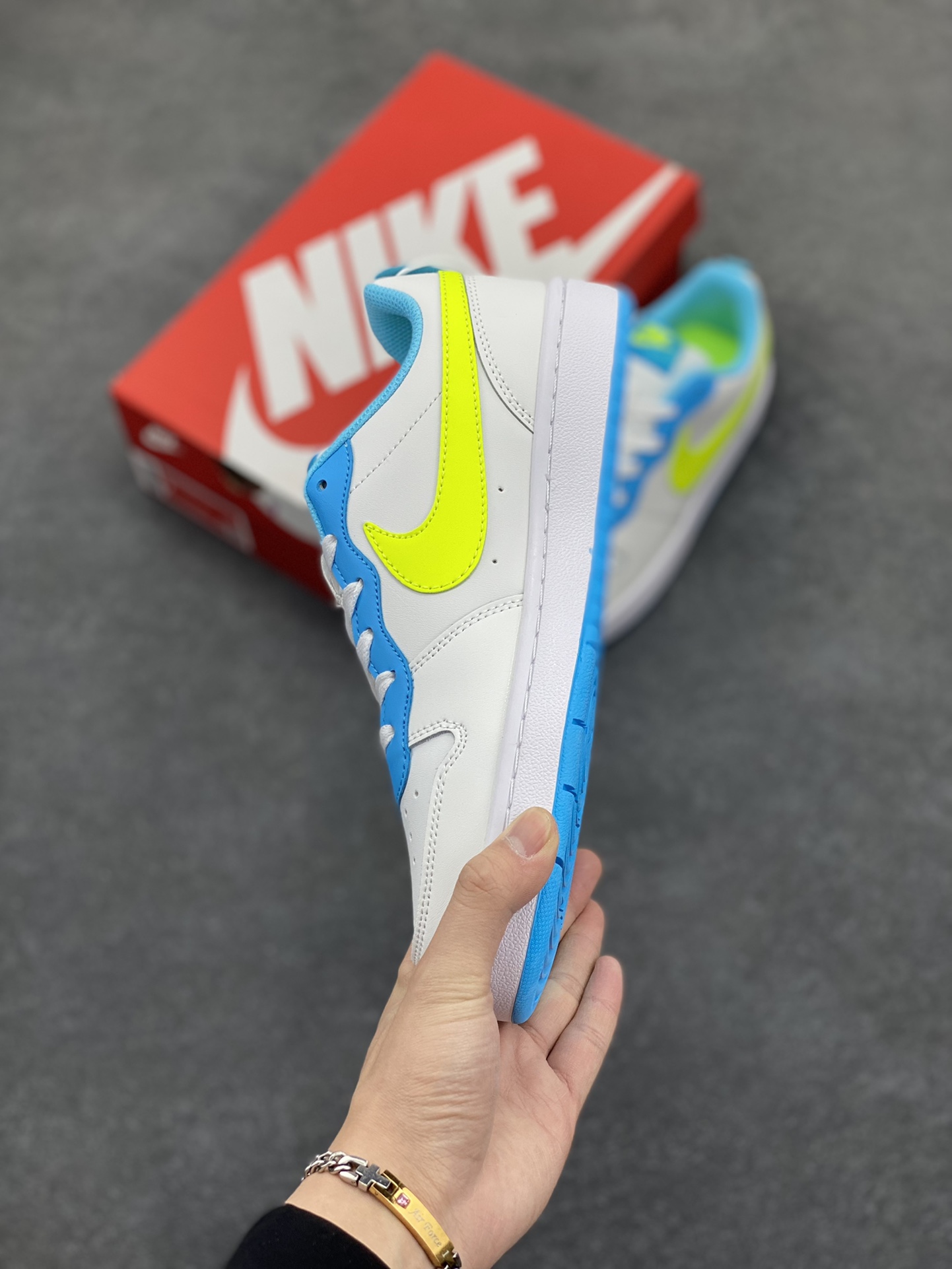 图片[3]-福利特价 Nike Court Borough Low 低帮百搭透气休闲运动板鞋男女鞋 经典耐用的设计，兼顾舒适脚感和出众风范，演绎匠心之作。结构性的支撑贴合感结合复古篮球设计，塑就场外全明星风范。 货号：BQ5448-122 尺码：36 36.5 37.5 38 38.5 39 40 40.5 41 42 42.5 43 44 45-选品中心