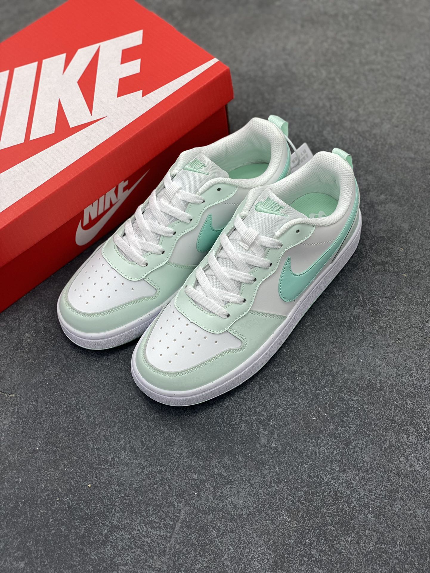 图片[8]-福利特价 Nike Court Borough Low 低帮百搭透气休闲运动板鞋男女鞋 经典耐用的设计，兼顾舒适脚感和出众风范，演绎匠心之作。结构性的支撑贴合感结合复古篮球设计，塑就场外全明星风范。 货号：FZ3539-100 尺码：36 36.5 37.5 38 38.5 39 40 40.5 41 42 42.5 43 44 45-选品中心