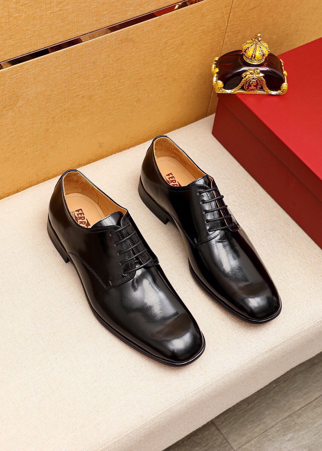 NO:273193,【Ferragamo/Ferragamo】 (high-end beef) New Ferragamo* Ferragamo classic business leather shoes!  Use imported top-layer beaded cowhide upper, with comfortable cowhide inner layer!  Wear-resistant rubber outsole!  Number of codes 38-44 (45 customized), ferragamo, cowhide19860909【Ferragamo/菲拉格幕】（高端牛里) 新款Ferragamo* 菲拉格幕经典商务皮鞋！选用进口头层开边珠牛皮鞋面,内里头层舒适牛皮内里！耐磨橡胶大底！码数38-44（45订制）,,ferragamo,cowhide,Men's shoes