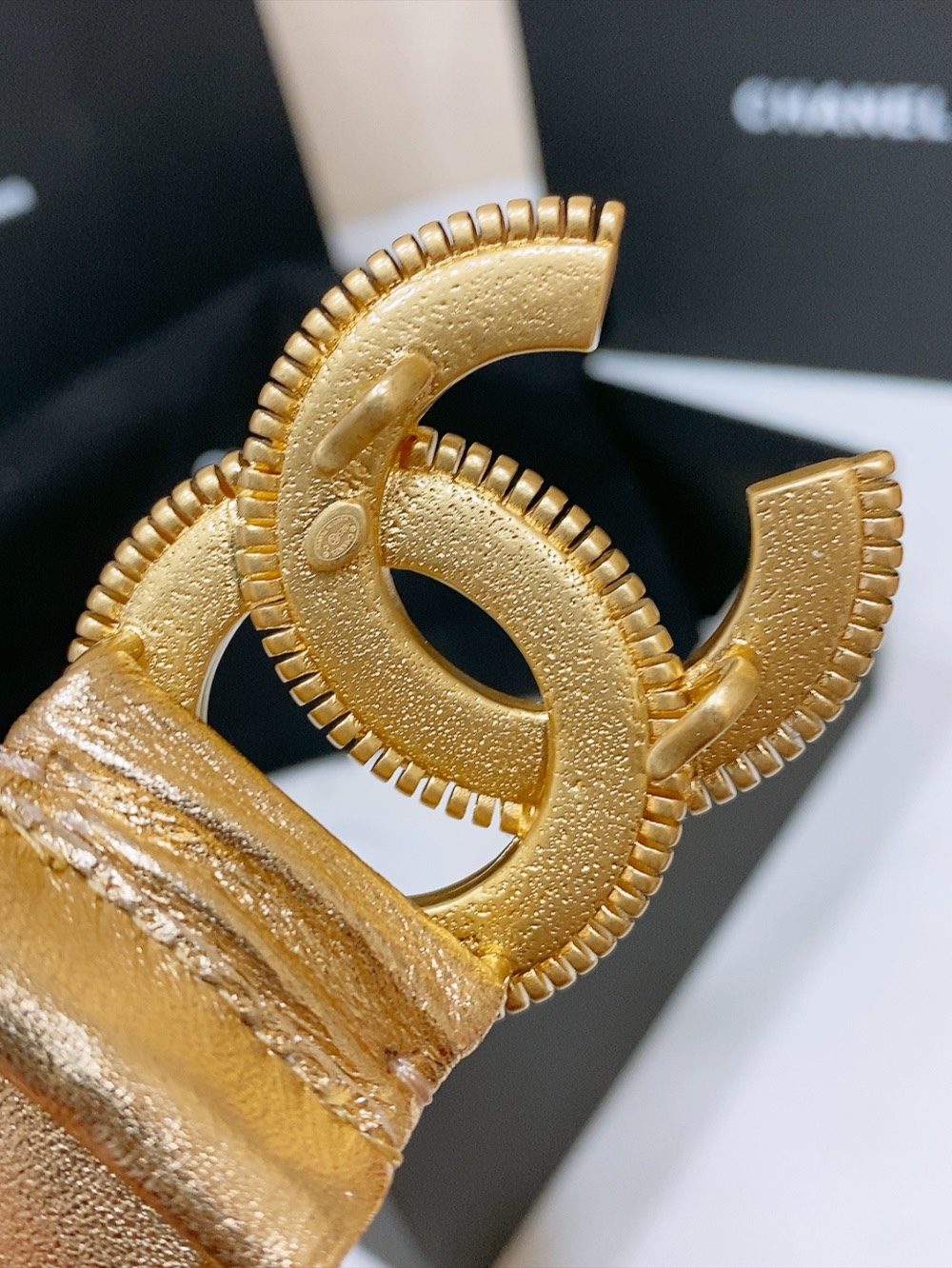 Chanel 代购级 香奈儿 chanel 24c cc树脂白 齿链黄铜logo扣 小牛皮 银色金属 与 金色金属 3