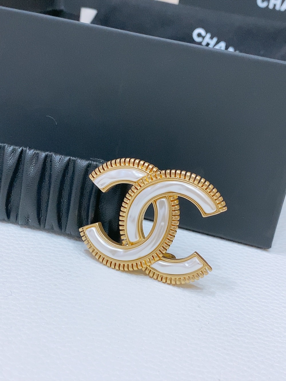 Chanel 代购级 香奈儿 chanel 24c cc树脂白 齿链黄铜logo扣 小牛皮 银色金属 与 金色金属 3