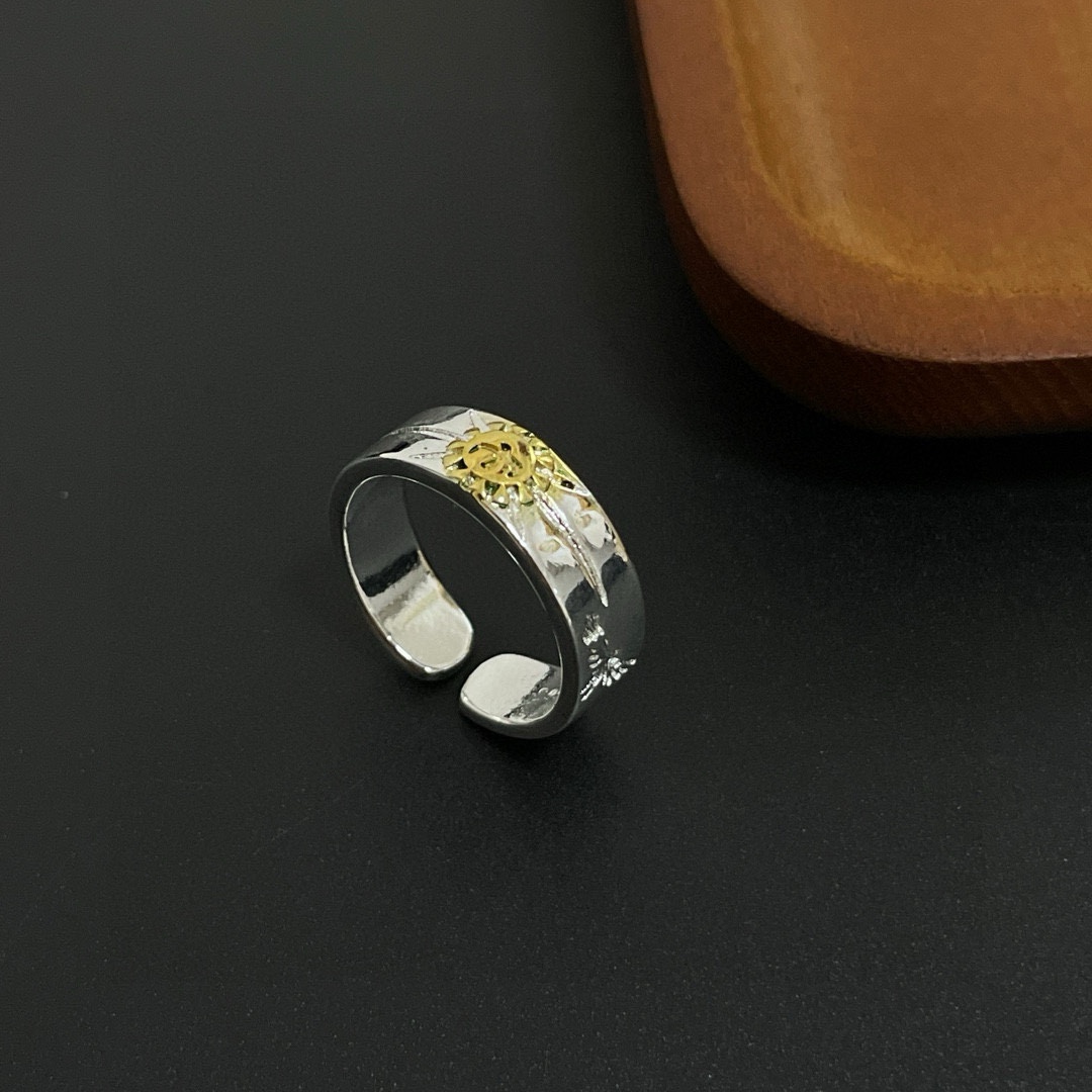 NO:113918,[New Products are on the Shelves] Goro Takahashi Goro open ring, top version, accurate exclusive shooting, focusing on the high-end market, absolutely different from the ordinary version!  The details of the picture product are consistent with ZP!  Original production process, precision quality, purely handmade, authentic model opening, fashion essential, can be worn by both men and women, same couple style, rock punk silver style, retro elements, trendy and versatile, same style on the official website, fine jewelry, ring19860909【新品上架】Goro’s高桥吾郎开口戒指,顶级版本 认准独家拍摄 主攻高端市场 绝对区别普通版本！图片产品细节与ZP一致！原版制作工艺 精工品质 纯手工打造 ～正品开模潮流时尚必备 男女均可佩戴 情侣款同款 摇滚朋克泰银风格 复古元素 潮流百搭 官网同款,饰品精品,ring,Jewelry