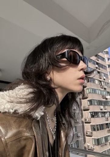  上脸图
BALENCIAGA
MOD：BB0369
SIZE：55口20-145