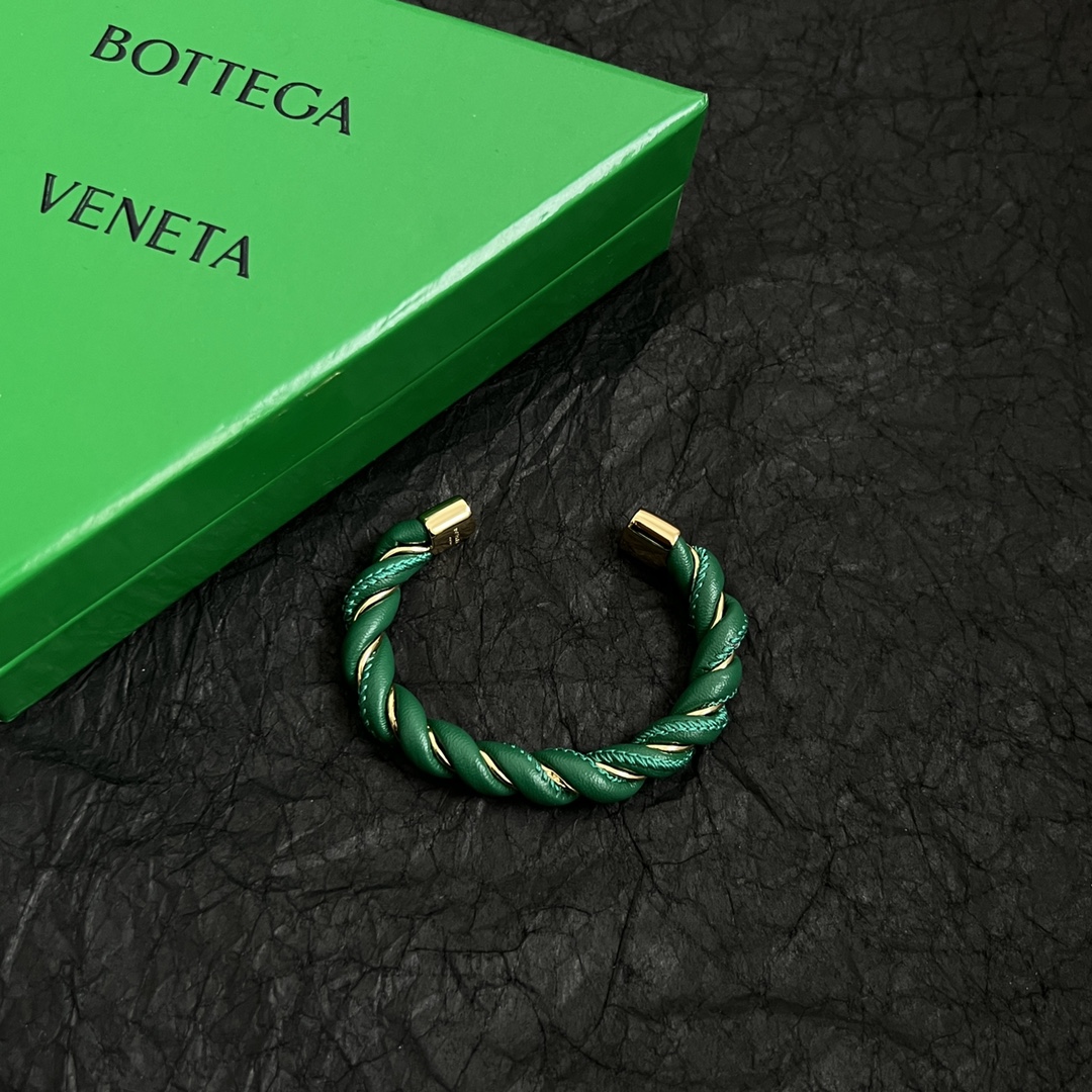 Luxurious Butterfly-Inspired Bottega Veneta BV Bracelet: Sophisticated, Advanced, Expensive Elegance.