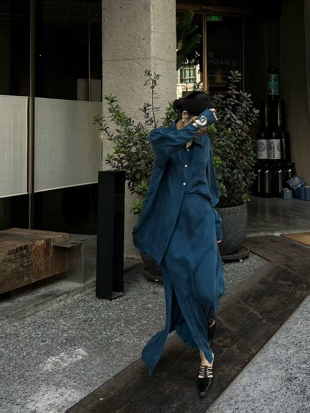 “High-End Quality Women’s Clothing: Soft, Comfortable, and Elegant Masks in Three Colors” - 图片 4