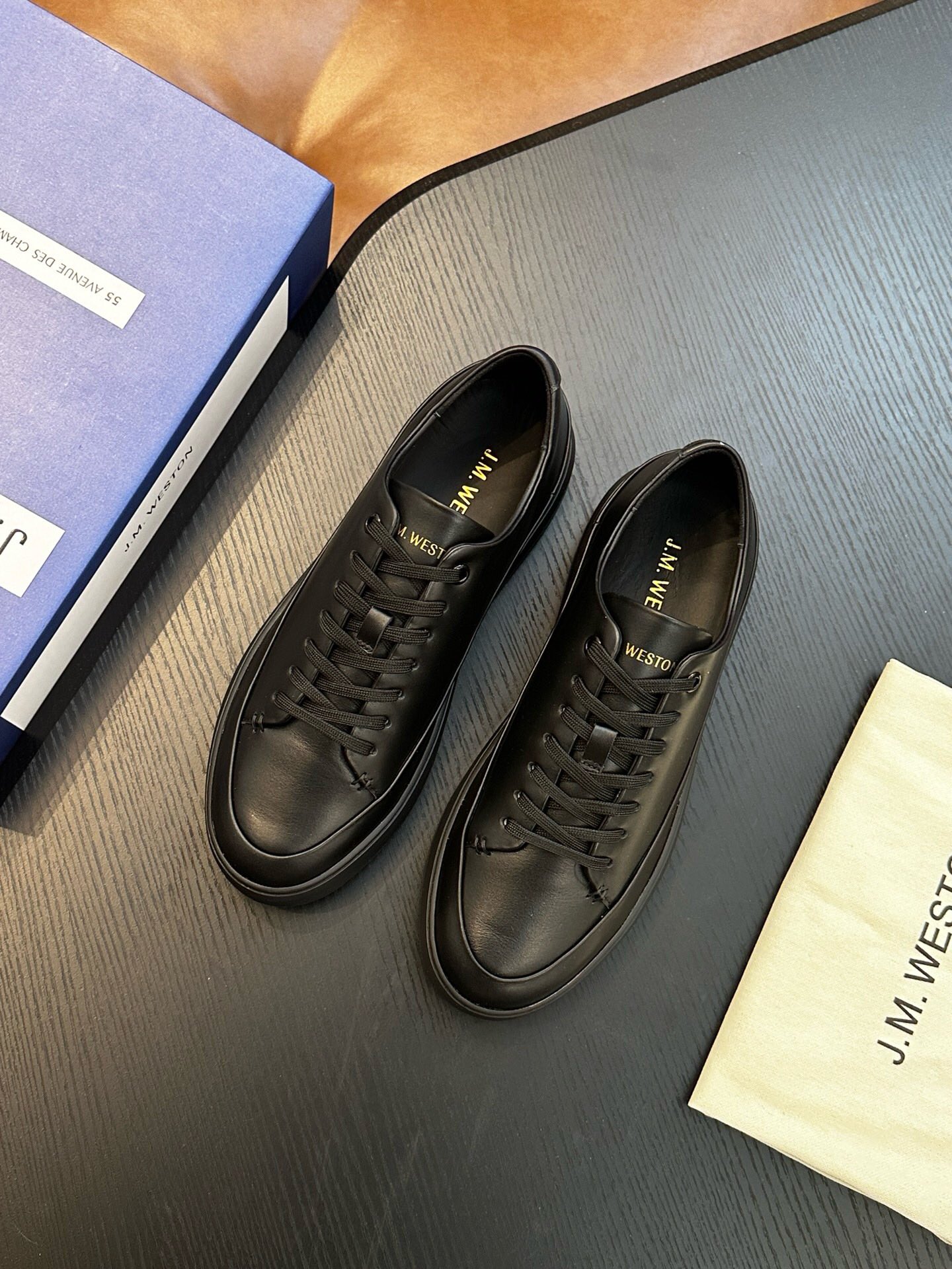 NO:222941,J.M.WESTON new men's shoes, lace-up casual shoes and sneakers, imported original reverse velvet cowhide, cowhide inner, cowhide inner makes the shoes fashionable and comfortable to wear. Size 39-44 (customized by 38, 45, 46), J.M casual shoes, sneakers, cowhide19860909J.M.WESTON新款男鞋,系带休闲鞋运动鞋,进口原版反绒牛皮,牛皮内里,牛皮内里让鞋子穿在脚上时尚又舒适.码数39-44（38、45、46定做）,J.M休闲鞋,sneakers,cowhide,Men's shoes