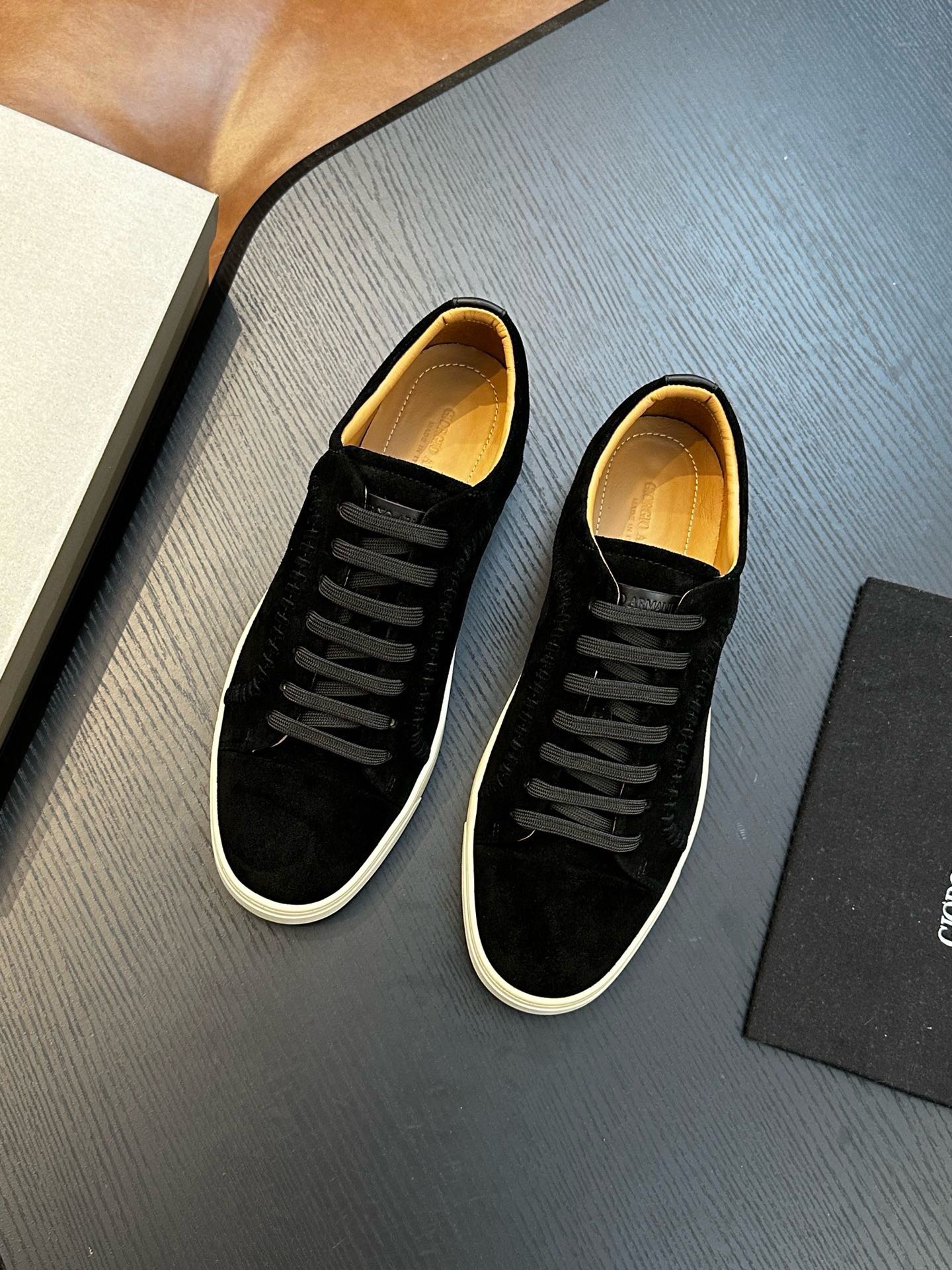 NO:221677,Brand ARMANI color original color matching Size 39-44 Custom made 38.45.46 Price Material new Armani style Casual shoes are boutique and are made of extremely high quality Upper is made of soft toe layer cowhide Breathable cowhide inner Cowhide footbed Original open mold sole Comfortable soft Lightweight Armani casual shoes, armani, armani, cowhide19860909品牌ARMANI 颜色原版配色 码数39-44定做38.45.46 价格 材质阿玛尼新款 休闲鞋精品打造极高质量 鞋面采用柔软头层牛皮 透气牛皮内里 牛皮垫脚 原版开模大底 舒适 柔软 轻便,阿玛尼 休闲鞋,armani,armani,cowhide,Men's shoes