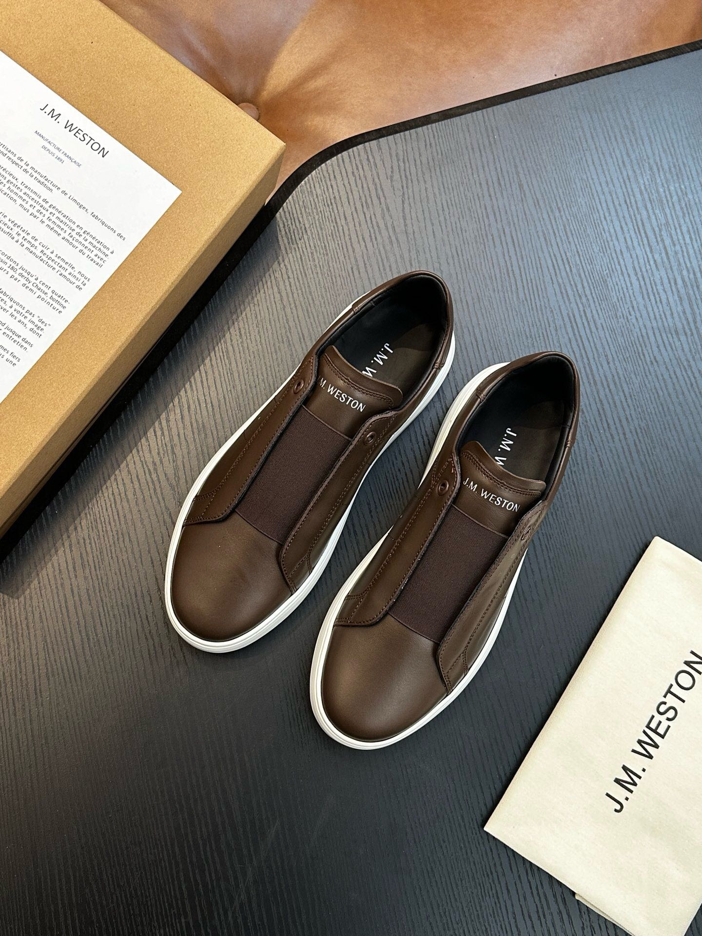 NO:222719,J.M.WESTON new men's shoes, lace-up casual shoes and sneakers, imported original reverse velvet cowhide, cowhide inner, cowhide inner makes the shoes fashionable and comfortable to wear. Size 39-44 (customized by 38, 45, 46), J.M casual shoes, sneakers, cowhide19860909J.M.WESTON新款男鞋,系带休闲鞋运动鞋,进口原版反绒牛皮,牛皮内里,牛皮内里让鞋子穿在脚上时尚又舒适.码数39-44（38、45、46定做）,J.M休闲鞋,sneakers,cowhide,Men's shoes