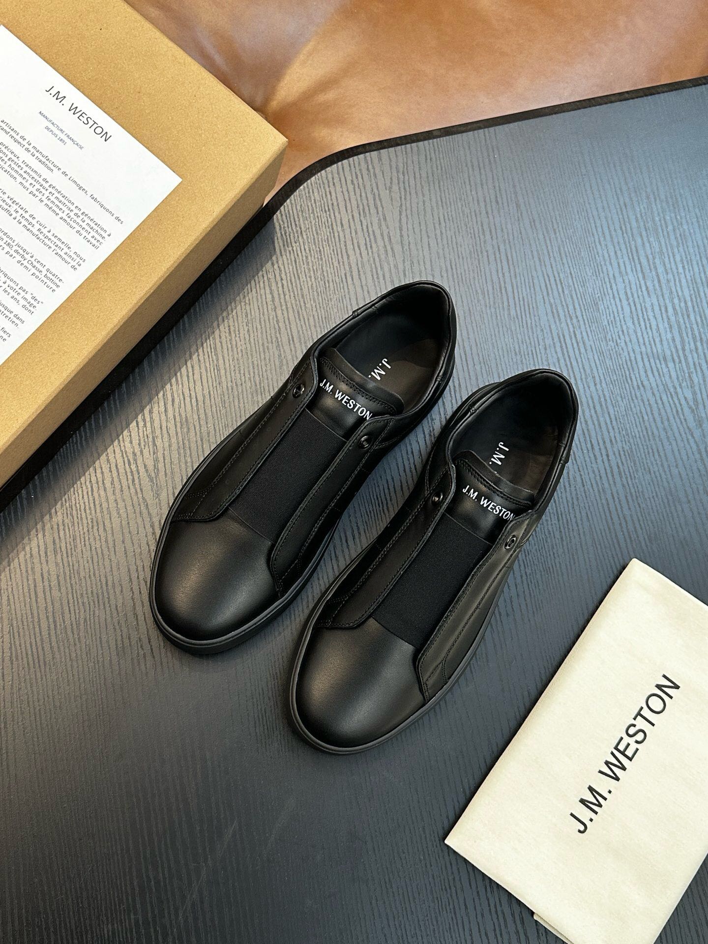 NO:221748,J.M.WESTON new men's shoes, lace-up casual shoes and sneakers, imported original reverse velvet cowhide, cowhide inner, cowhide inner makes the shoes fashionable and comfortable to wear. Size 39-44 (customized by 38, 45, 46), J.M casual shoes, sneakers, cowhide19860909J.M.WESTON新款男鞋,系带休闲鞋运动鞋,进口原版反绒牛皮,牛皮内里,牛皮内里让鞋子穿在脚上时尚又舒适.码数39-44（38、45、46定做）,J.M休闲鞋,sneakers,cowhide,Men's shoes