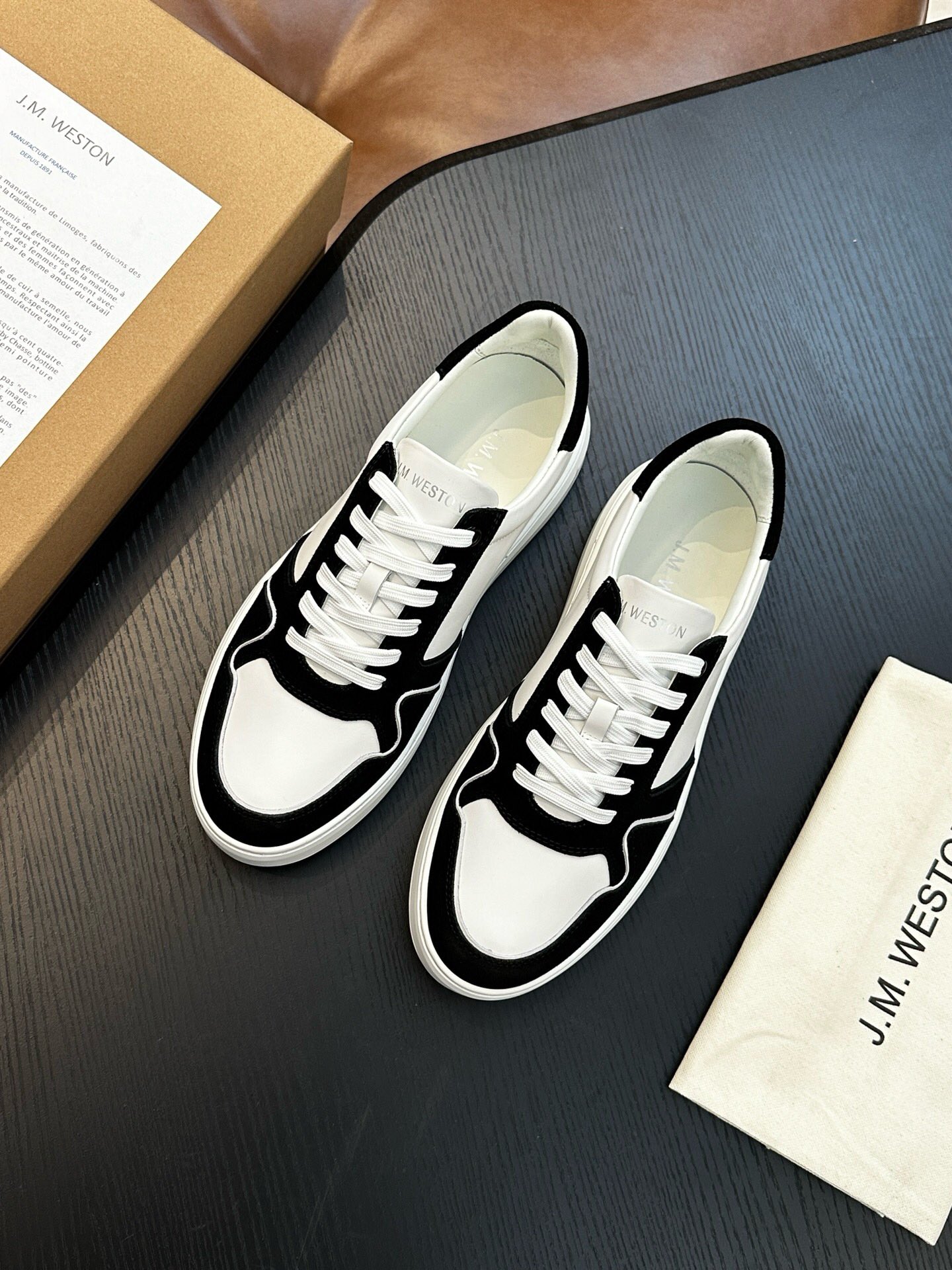 NO:222927,J.M.WESTON new men's shoes, lace-up casual shoes and sneakers, imported original reverse velvet cowhide, cowhide inner, cowhide inner makes the shoes fashionable and comfortable to wear. Size 39-44 (customized by 38, 45, 46), J.M casual shoes, sneakers, cowhide19860909J.M.WESTON新款男鞋,系带休闲鞋运动鞋,进口原版反绒牛皮,牛皮内里,牛皮内里让鞋子穿在脚上时尚又舒适.码数39-44（38、45、46定做）,J.M休闲鞋,sneakers,cowhide,Men's shoes