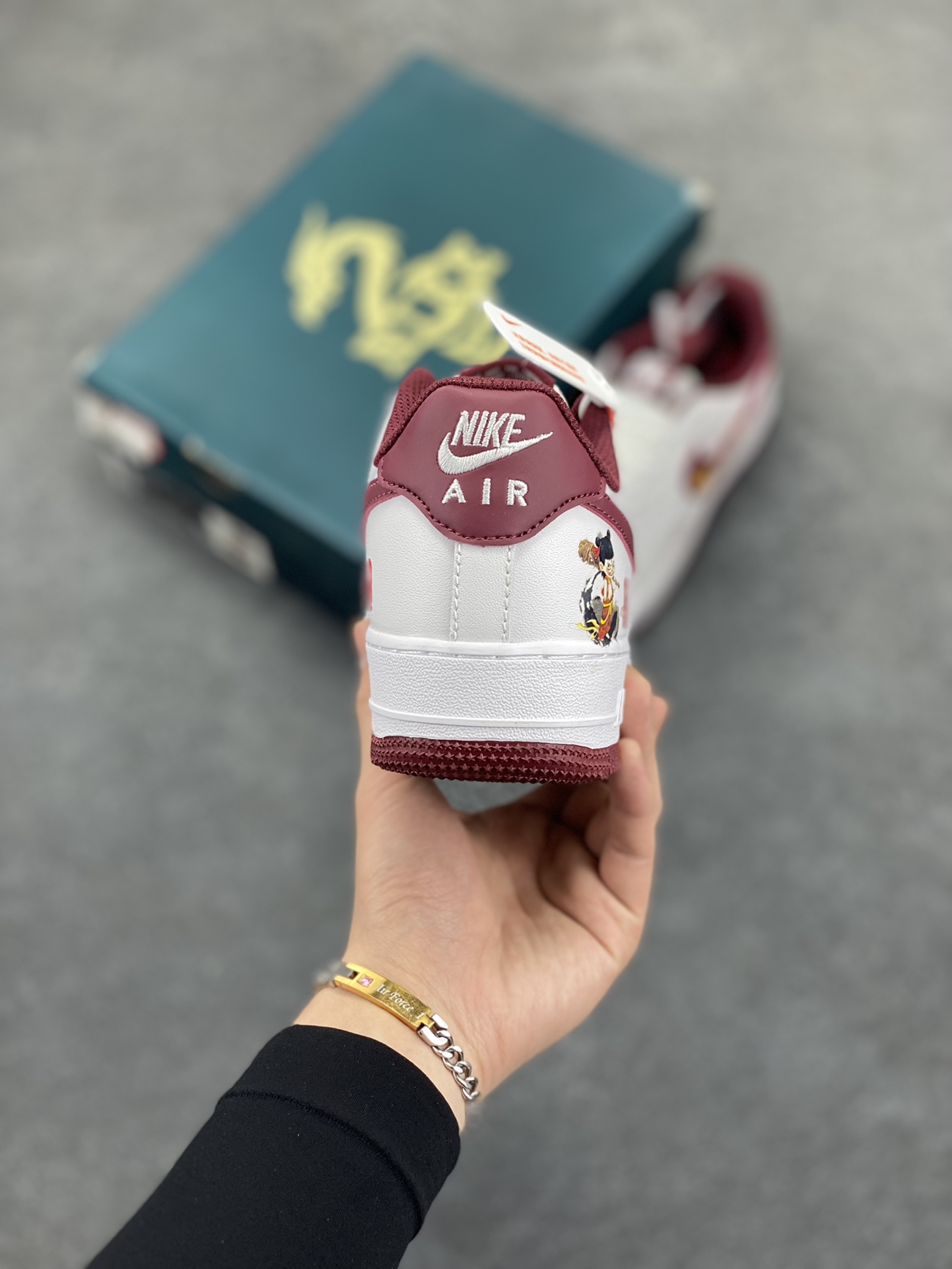 图片[4]-二次元手绘涂鸦“叱咤风云”🧡“Nezha”🧡 空军一号定制板鞋 国漫之光电影#《哪吒2》 冲击全球票房 – “从来生死都看淡，专和老天对着干。我命由我不由天，小爷成魔不成仙。” 混天绫，火尖枪，乾坤圈，风火轮—“若前方无路，我便踏出一条路！若天地不容，我便扭转这乾坤！” 货号：FV5988-105 尺码：36 36.5 37.5 38 38.5 39 40 40.5 41 42 42.5 43 44 44.5 45-选品中心