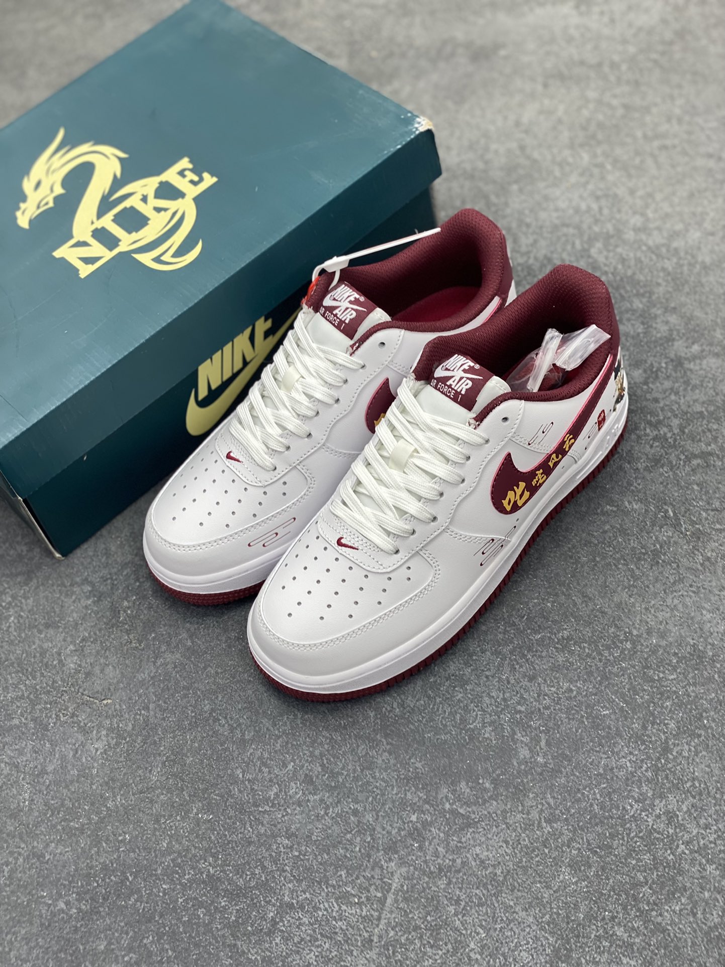 图片[8]-二次元手绘涂鸦“叱咤风云”🧡“Nezha”🧡 空军一号定制板鞋 国漫之光电影#《哪吒2》 冲击全球票房 – “从来生死都看淡，专和老天对着干。我命由我不由天，小爷成魔不成仙。” 混天绫，火尖枪，乾坤圈，风火轮—“若前方无路，我便踏出一条路！若天地不容，我便扭转这乾坤！” 货号：FV5988-105 尺码：36 36.5 37.5 38 38.5 39 40 40.5 41 42 42.5 43 44 44.5 45-选品中心