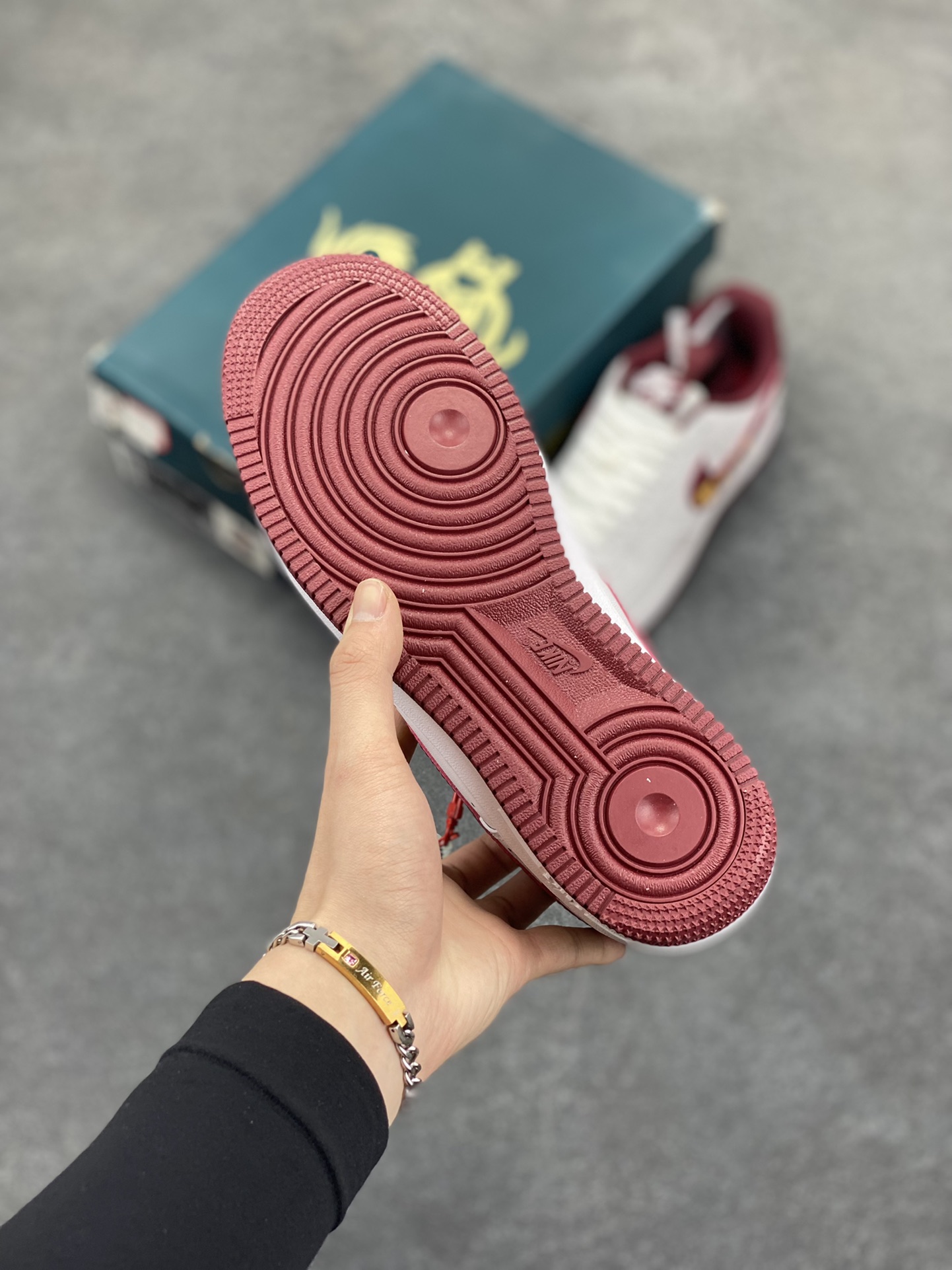 图片[5]-二次元手绘涂鸦“叱咤风云”🧡“Nezha”🧡 空军一号定制板鞋 国漫之光电影#《哪吒2》 冲击全球票房 – “从来生死都看淡，专和老天对着干。我命由我不由天，小爷成魔不成仙。” 混天绫，火尖枪，乾坤圈，风火轮—“若前方无路，我便踏出一条路！若天地不容，我便扭转这乾坤！” 货号：FV5988-105 尺码：36 36.5 37.5 38 38.5 39 40 40.5 41 42 42.5 43 44 44.5 45-选品中心