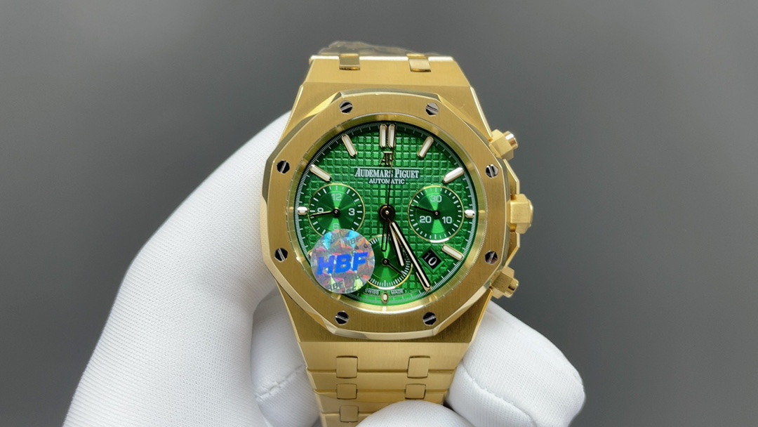 NO:392791,HBF Factory Audemars Piguet's heavyweight version of the market (original model opening, one to one original replica, to achieve the thinnest and best, to eliminate fake at a glance) Audemars Piguet Royal Oak Series 26331ST.OO.1220ST.01 Chronograph!  1 It adopts a chronograph movement that is the same as the genuine product (6-character small seconds)!  The 2316L stainless steel case shows a unique and delicate temperament after being brushed and partially polished and polished!  3 Rough and atmospheric 41mm dial, 14mm thick, full of strength!  4 Super luminous display, which can read time in any environment!  HBF took 16 months to 1-1 original reproduction, masterpiece, flash sale of ordinary versions of the market, welcome to appreciate, audemars19860909HBF Factory 爱彼 重磅 市场最高版本（原版开模,一比一原版复刻, 做到最薄最好,杜绝一眼假） 爱彼皇家橡树系列26331ST.OO.1220ST.01 计时码表！ 1采用同正品一致（6字位小秒）计时机芯！ 2316L精钢表壳,通过拉丝和部分抛光打磨处理之后,展现出精致而硬气的独特气质！ 3粗犷大气的41mm表盘,14mm 厚度,劲道十足！ 4超强夜光显示,可以在任何环境下读取时间！ HBF 耗时 16 个月一比一原版复刻,匠心力作 ,秒杀市场普通版本,欢迎各位表友品鉴,,audemars,Watch
