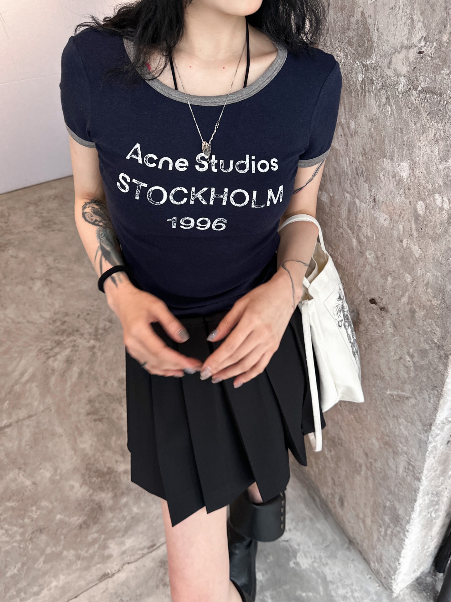  🆕ACNE｜新款打底t恤，纯棉面料柔软修身显瘦不紧身，高弹力面料包容性强，撞色拼接设计，胸前水印印花，