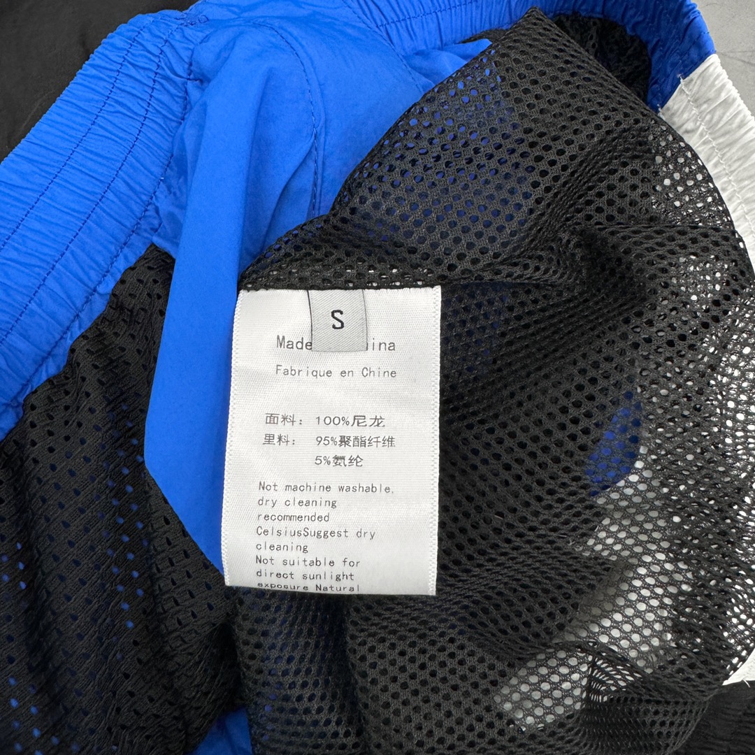  🆕NEW｜新款风衣外套，纯棉面料，胸口重工立体平纹刺绣，细节满满，拼接设计简单大气，宽松版型男女同款，