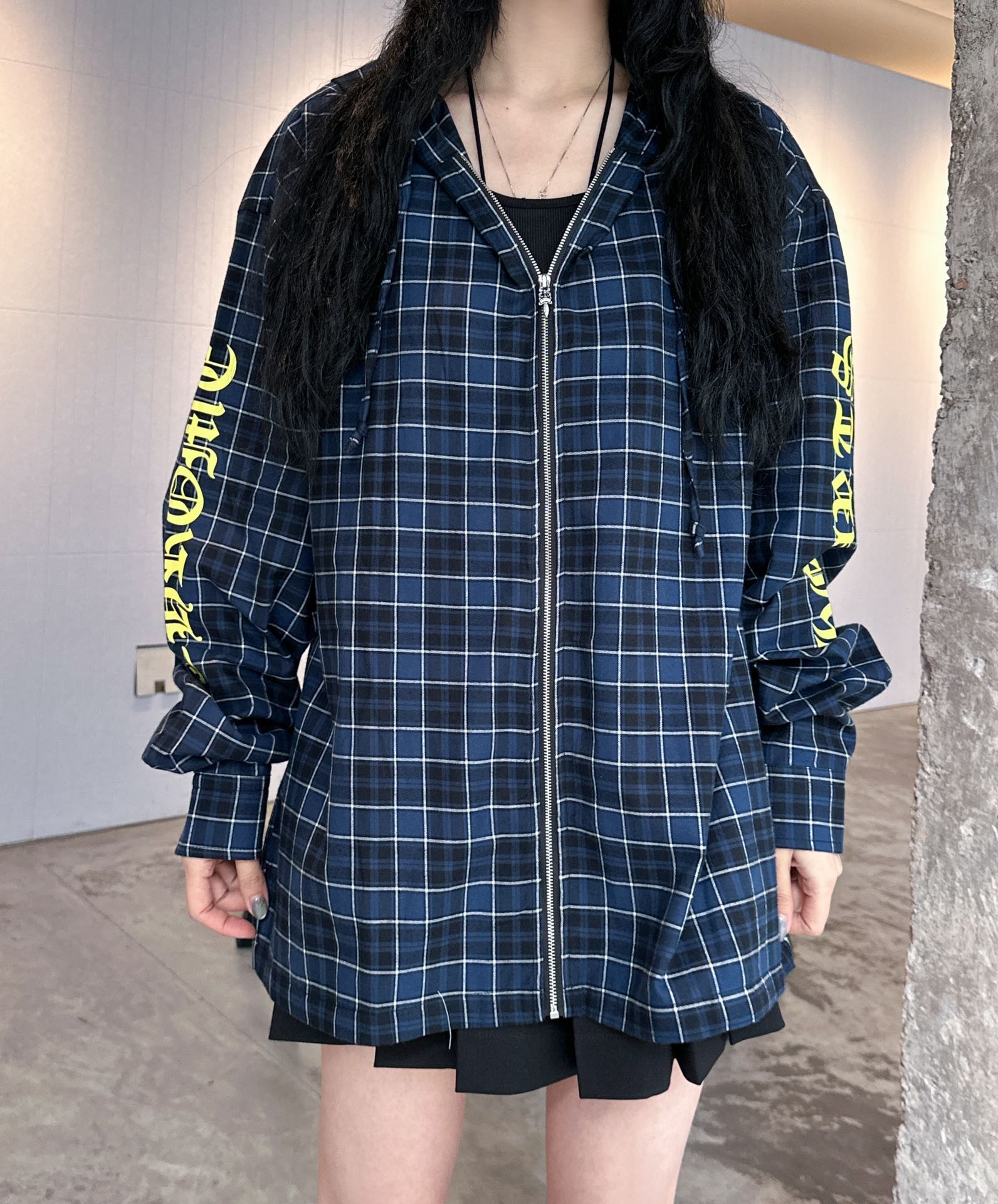  🆕克罗心✝️｜新款外套，纯棉面料，轻薄透气上身舒适，定制格纹配色经典百搭不过时，腰部抽绳可调节，尺码S