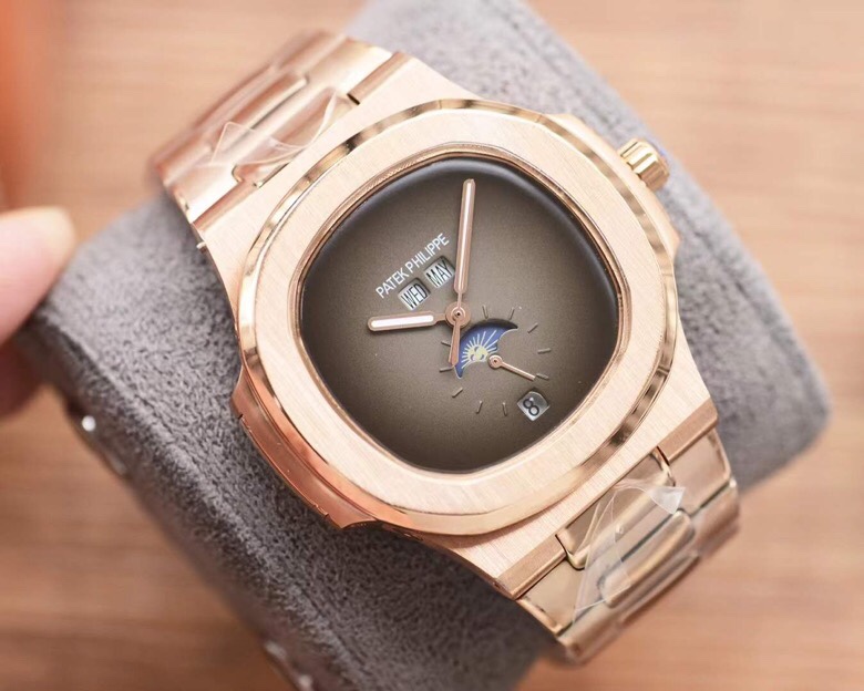 NO:726602,Brand Patek Philippe Nautilus Series Sports Series 5726/1A-1 Men's Watch Size diameter: 40.5 mm Thickness: 12 mm Strap first layer of cowhide, original buckle 316 stainless steel bracelet. Movement: fully automatic mechanical movement, cowhide19860909品牌百达菲丽鹦鹉螺 系列运动系列 5726/1A-1 男士腕表 尺寸直径:40.5毫米 厚度:12毫米 表带头层牛皮,原装表扣 316精钢表链. 机芯:全自动机械机芯,,cowhide,Watch