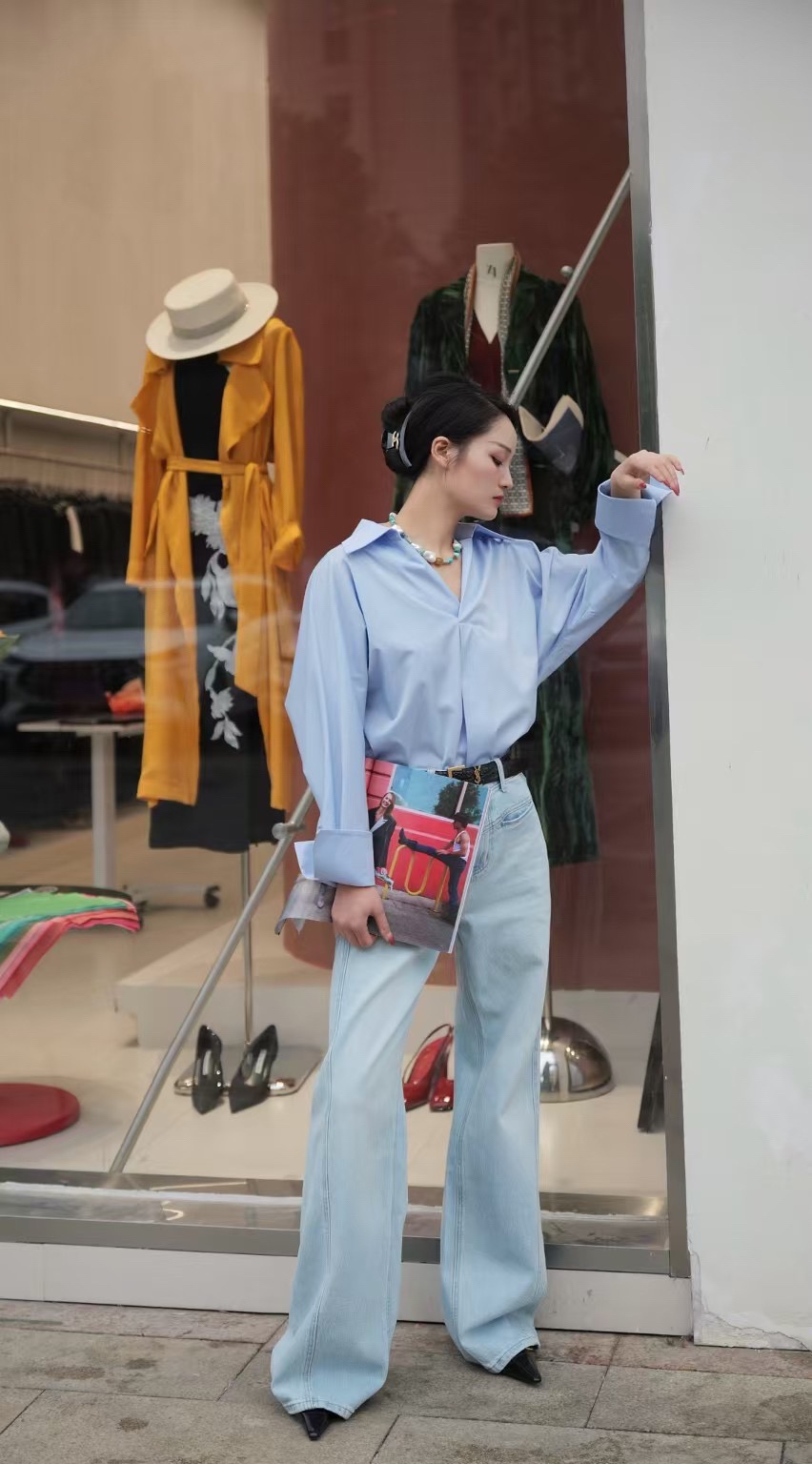“High-End Women’s Suit with Super-Functional Shirt: Quality Fabric, Comfortable Fit, Multiple Sizes and Colors” - 图片 3