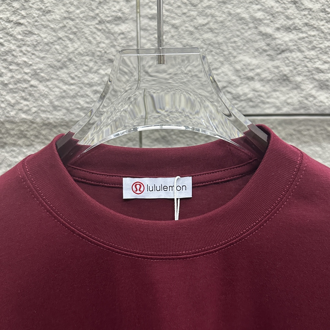 “204 Clothing: Blue Lemon Design in Black, White, and Angolan Red, Various Sizes” - 图片 6