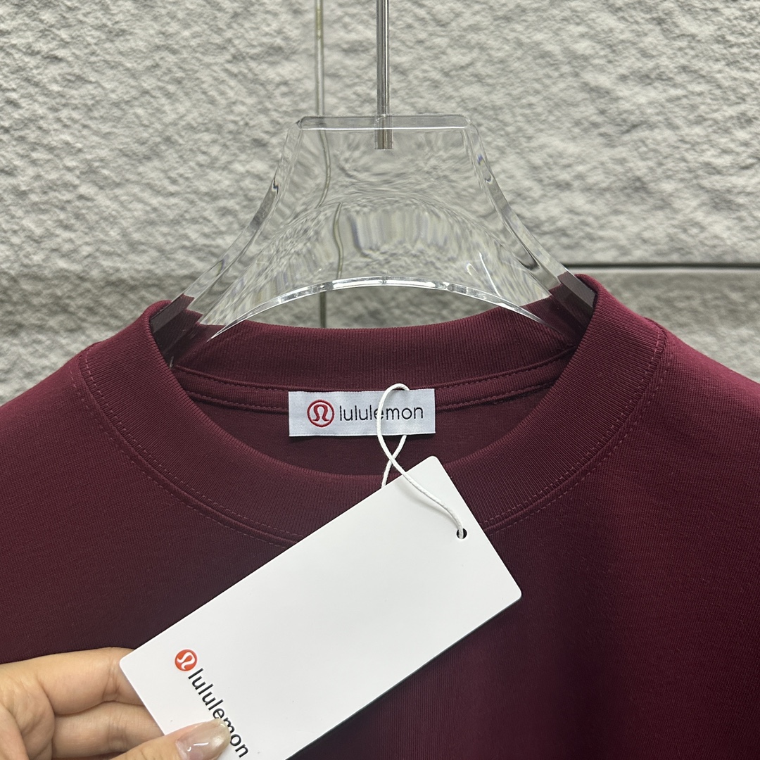 “204 Clothing: Blue Lemon Design in Black, White, and Angolan Red, Various Sizes” - 图片 5