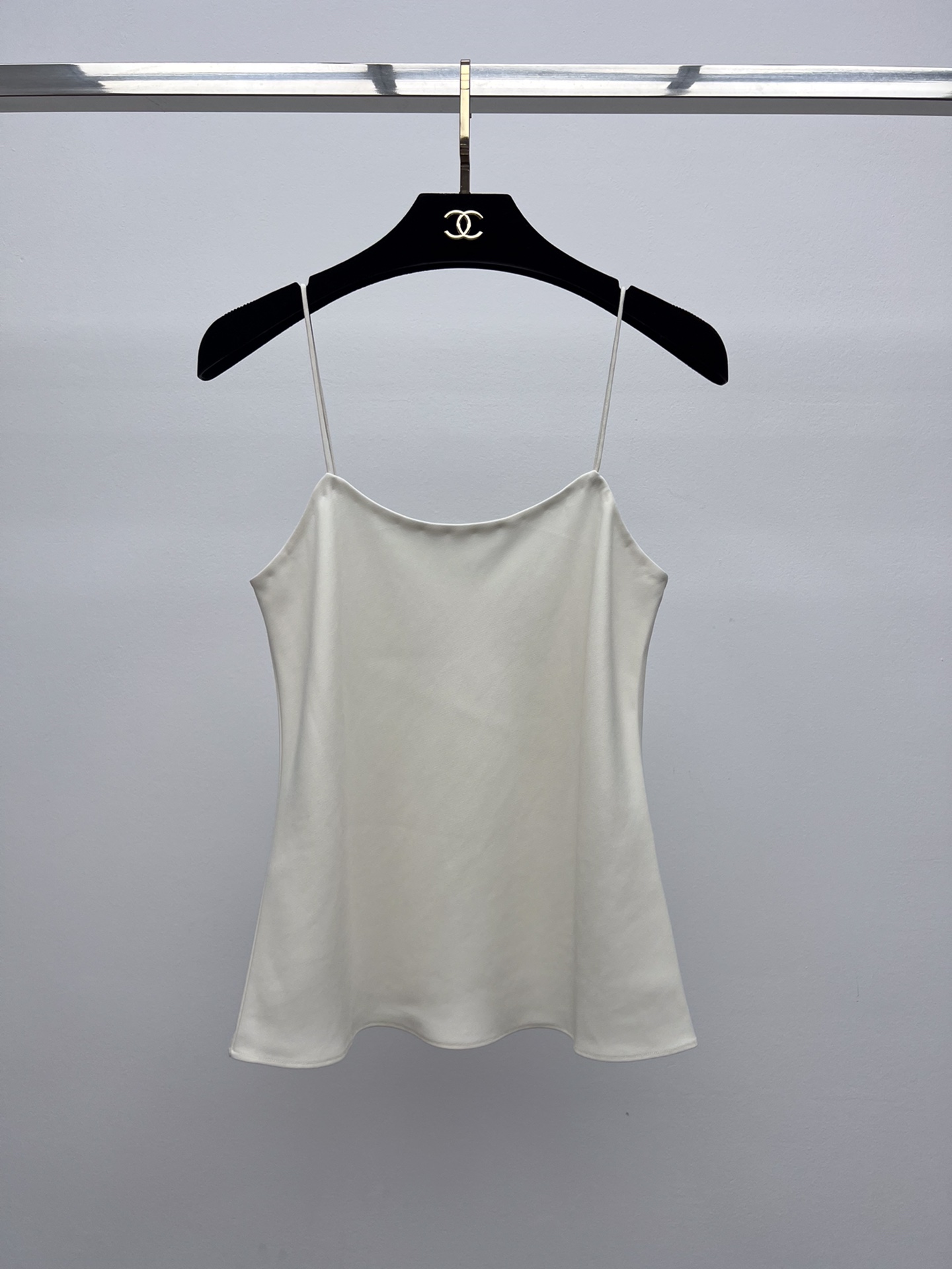 Stylish Single-Size Female Suit with Innovative Design and Comfortable Fabric - 图片 2