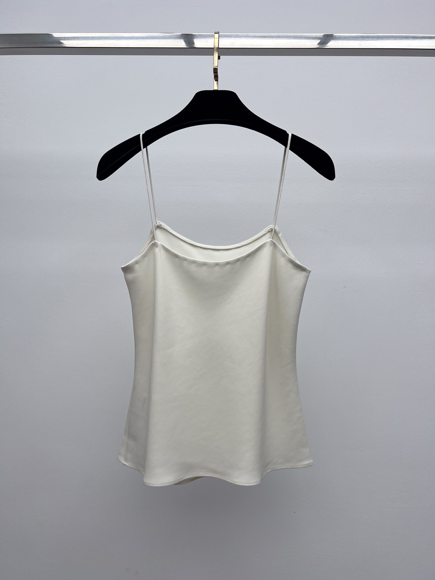 Stylish Single-Size Female Suit with Innovative Design and Comfortable Fabric - 图片 7