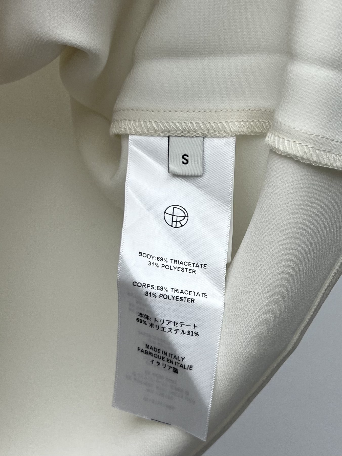 Stylish Single-Size Female Suit with Innovative Design and Comfortable Fabric - 图片 9