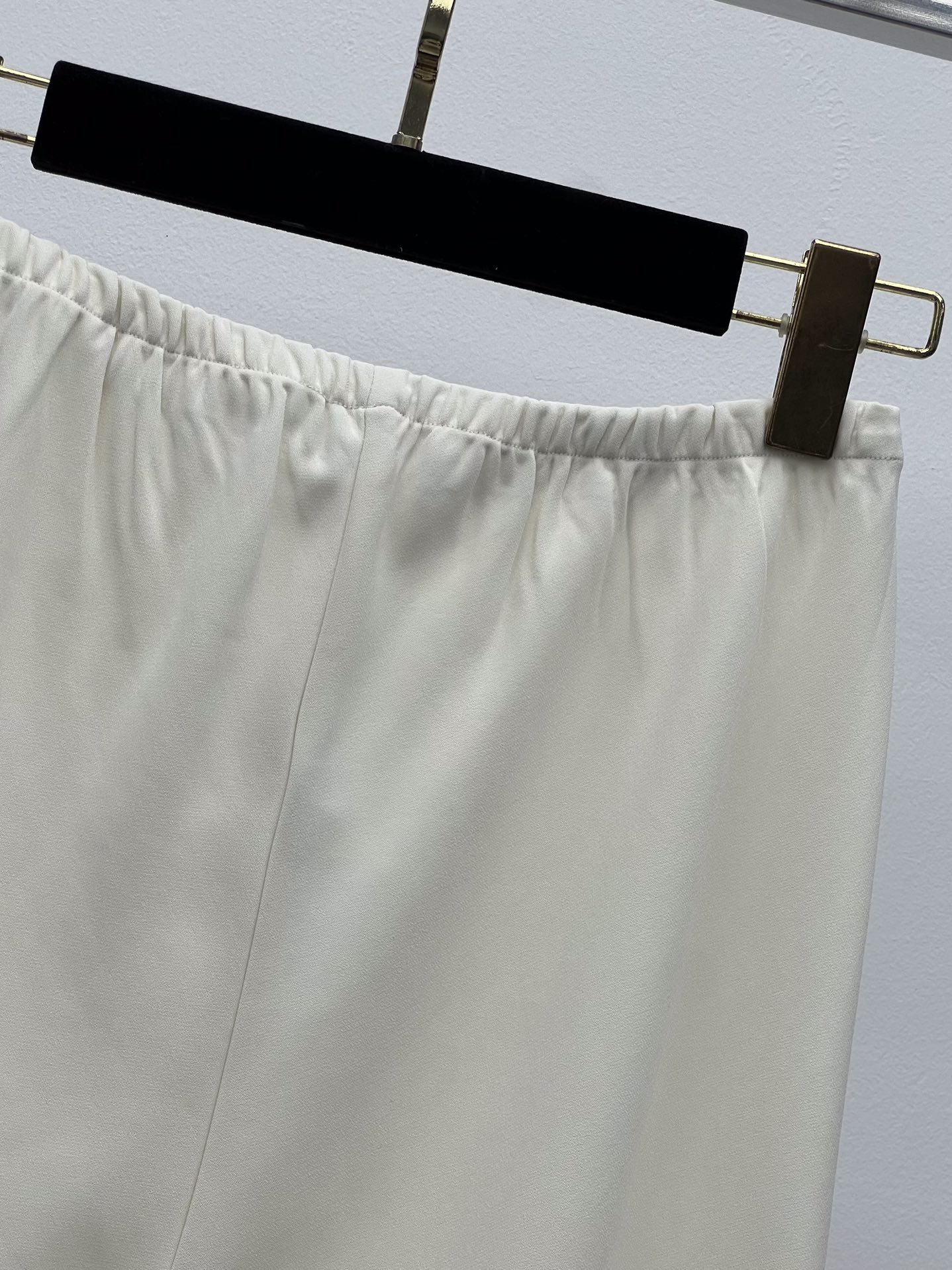 “Stylish Single-Size Female Suit with Unique Fabric and Comfortable Design” - 图片 8