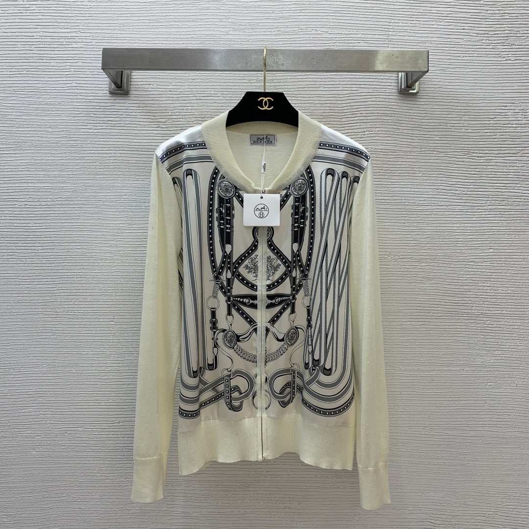 NO:326163,Model number G25031280 Recommended HERME*S new model, customized emulated silk satin spliced ​​back piece wool blend knitted fabric, H family horse geometric pattern printed fashionable and versatile long-sleeved knitted cardigan zipper top!  Orange/Black/Apricot, One Size (Shoulder Width 39, Bust 106, Sleeve Length 63, Clothes Length 61) Hair, Hermes, Real Silk, Alexander Wang19860909款号G25031280 跑量推荐HERME*S新款 定制仿真丝缎面拼接后片羊毛混纺针织面料、H家骏马几何图案印花时尚百搭长袖针织开衫拉链上衣！桔/黑/杏,均码（肩宽39,胸围106,袖长63,衣长61）发,,hermes,real silk,alexander wang,Women's clothing