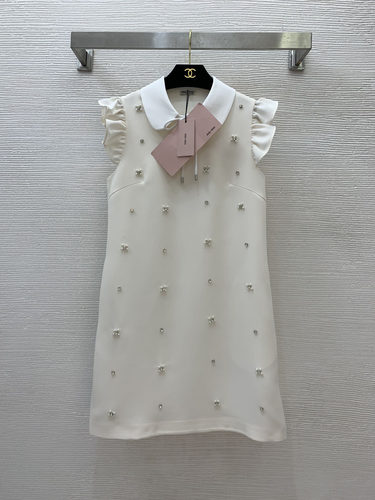 NO:326788,Model number D25031338 MIUMI*Miaojia new high-end custom three-dimensional flower inlaid with diamond beads and decoration small A-style slim doll collar and flying sleeve dress!  Apricot, black, (Size S shoulder width 32, bust 88, skirt length 87) hair, miumiu, skirt, alexander wang19860909款号D25031338 MIUMI*缪家新款高端定制立体花朵镶钻钉珠装饰小A版型修身显瘦娃娃领飞飞袖连衣裙！杏色、黑色、（S码肩宽32,胸围88,裙长87）发,,miumiu,skirts,alexander wang,Women's clothing