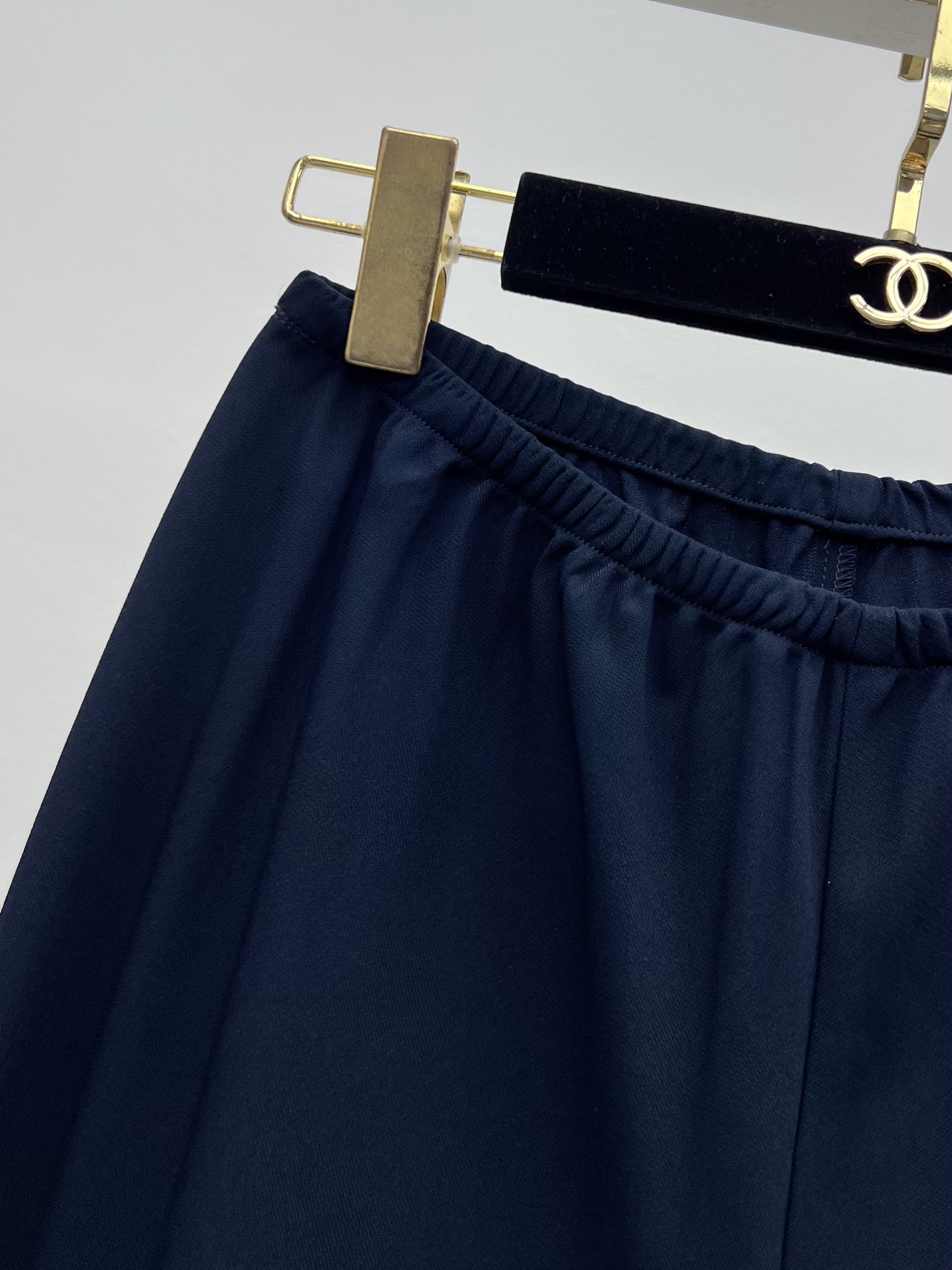Elegant Single-Size Female Suit with Acoustic Acid Blending Material for Grace and Comfort - 图片 4