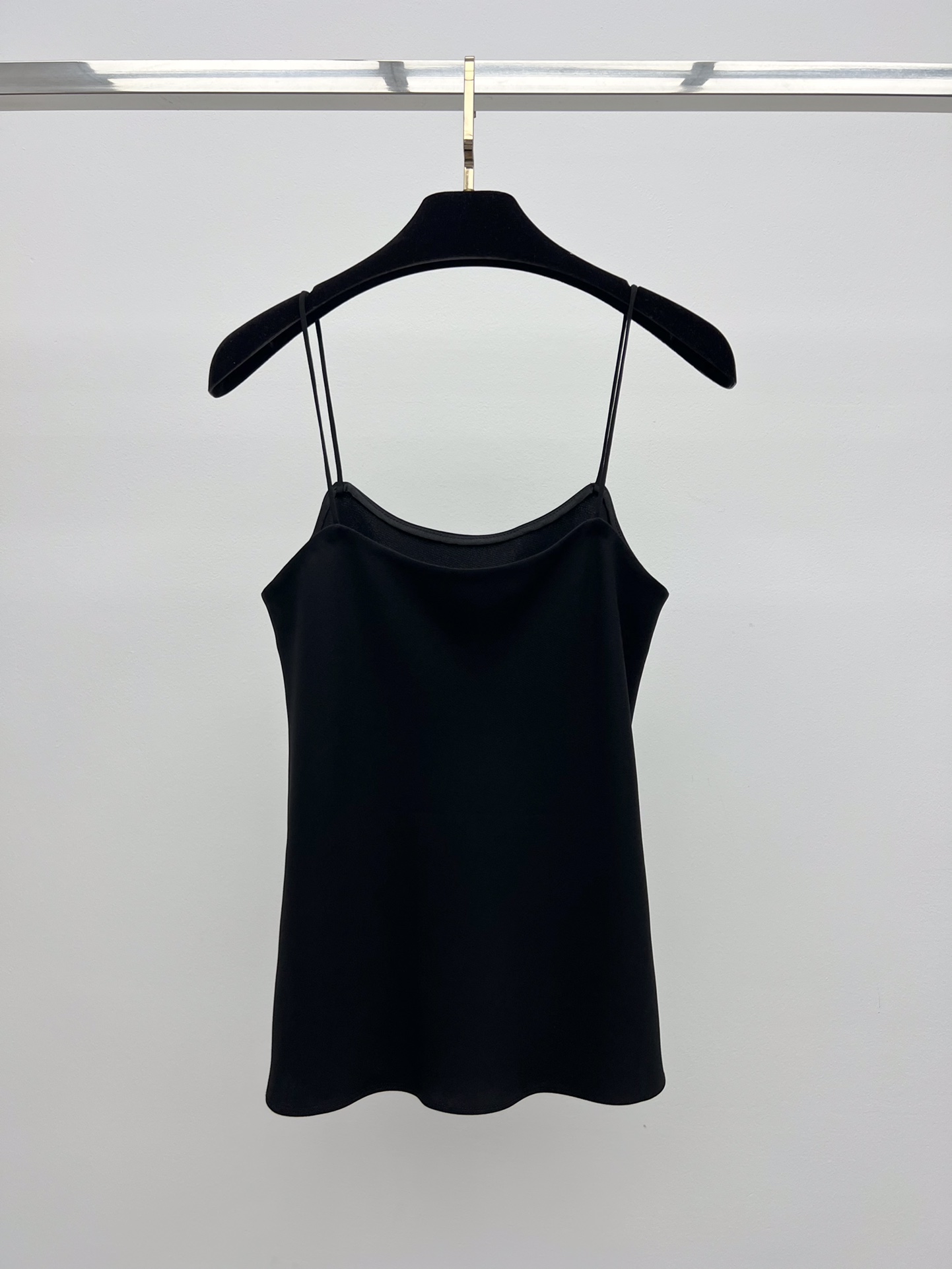 “Stylish Single-Size Female Suit with Unique Design and Comfortable Fabric” - 图片 7