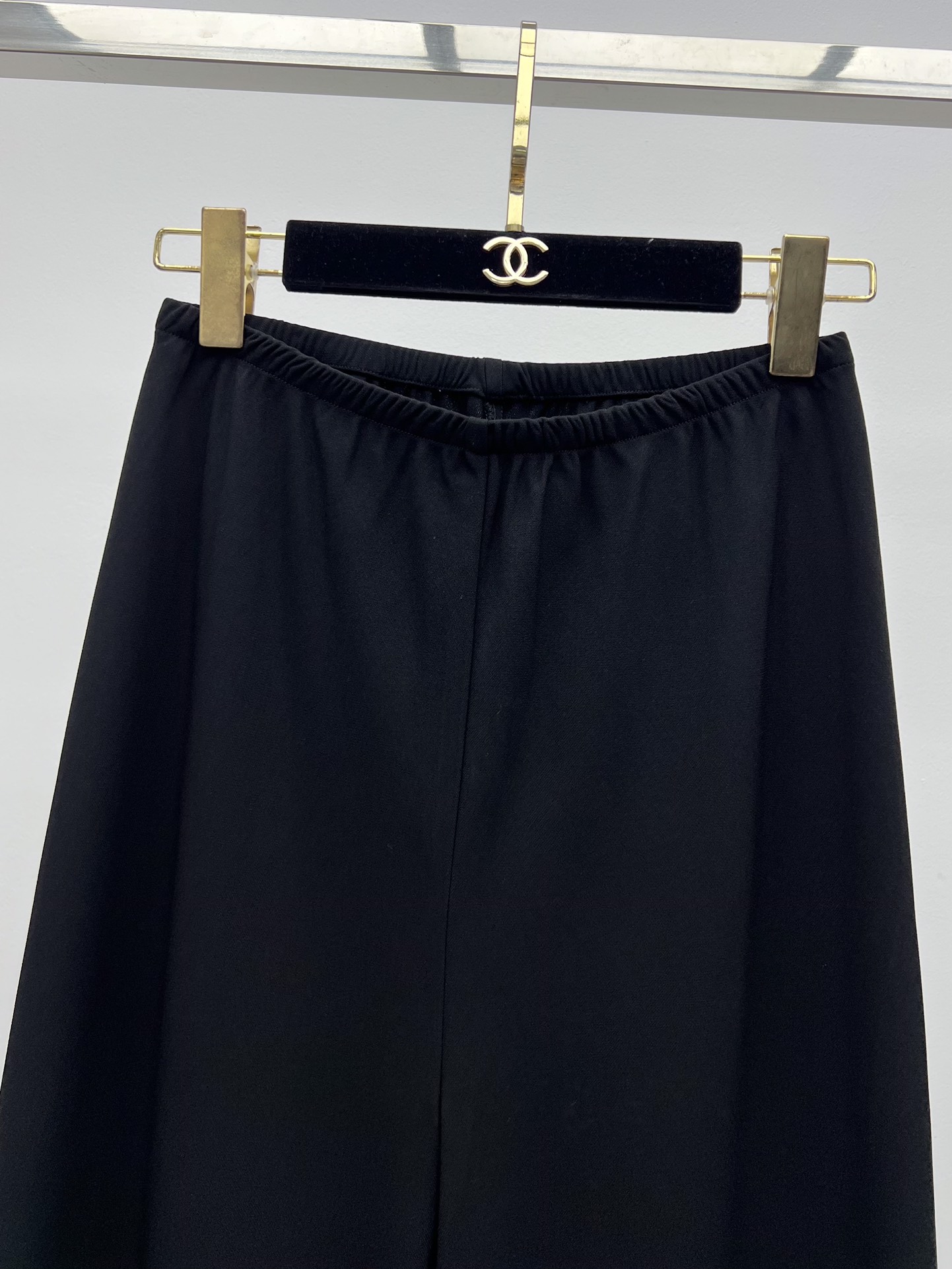 “Stylish Single-Size Female Suit with Acoustic Acid Blend Material for Graceful Comfort” - 图片 3