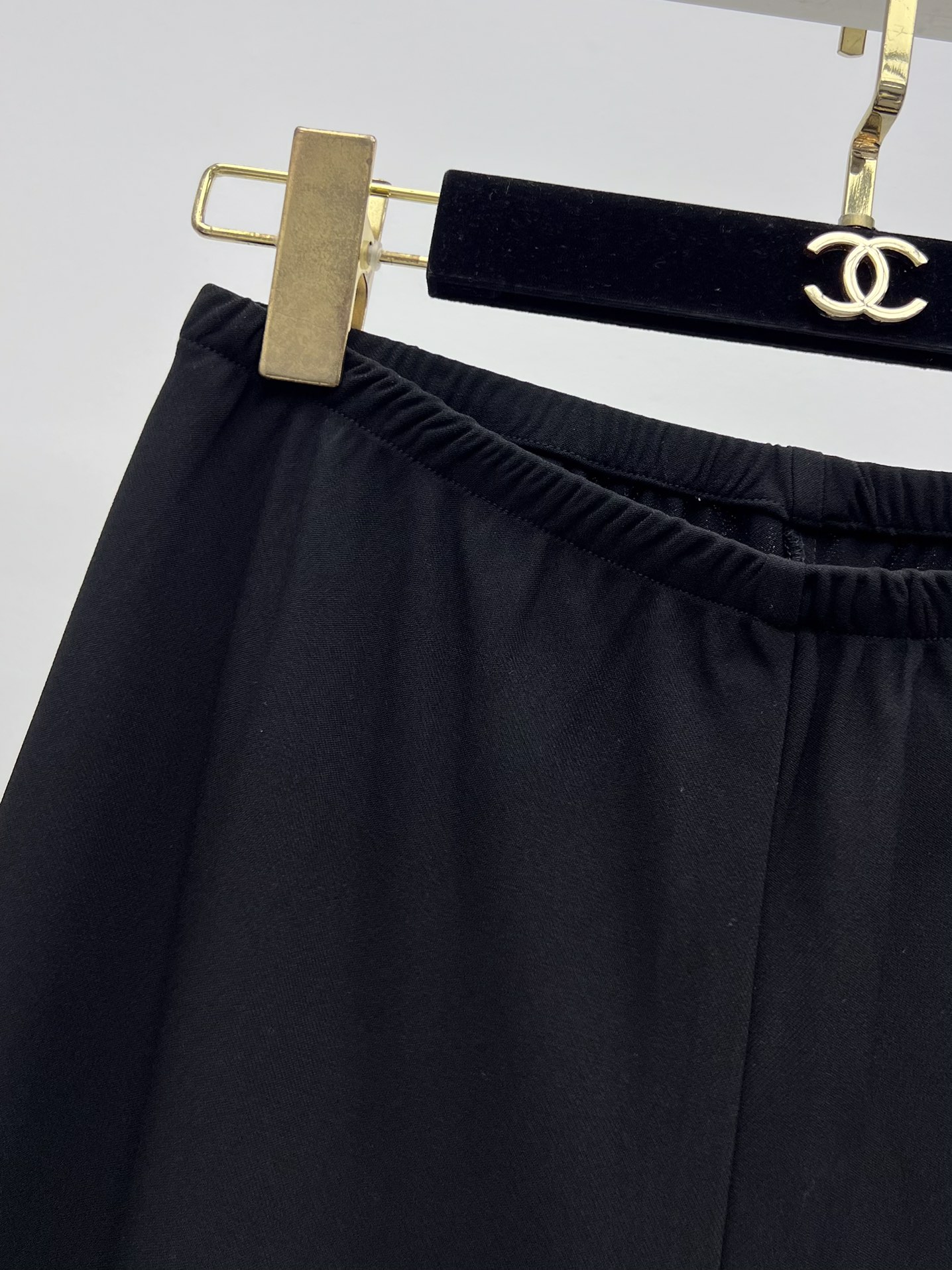 “Stylish Single-Size Female Suit with Acoustic Acid Blend Material for Graceful Comfort” - 图片 4