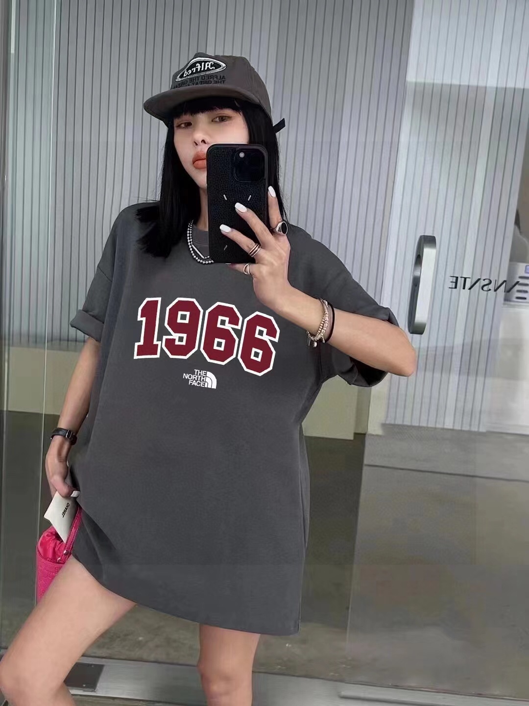 💰75
高品质
北面专柜同款户外探索风景情侣印花情侣短袖
采用260克定制精梳纯棉,三针五线做工,领口定制螺纹不变形,领口包包边条,肩膀处内里带压条,做工面料细节都无法挑剔,印花采用进口浆料,高端的刺绣精致细腻,简直太完美了!
版型宽松,男女都可以穿!
颜色 黑色 高级灰
尺码m~xl
m肩宽47胸围108衣长70
L肩宽49胸围112衣长72
XL肩宽51胸围116衣长74