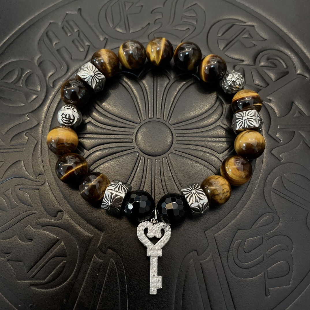 NO:107096,New model [Counter Quality] Chrome Hearts Croxin Tiger Eye Right Bracelet Bracelet, Kuaishou/ins/Little Red Book popular, different concave and convex and convex design styles present unique. Cross Scout Flower is Croxin's logo, so it lasts for a long time. Genuine version of Chrome Hearts Croxin, different from the market, benchmark the quality of the version, look at the details of the letter printing, retro, old gray oxygen level. Seiko version!  , jewelry boutique, chrome hearts, chrome hearts, bracelet19860909批 新款【专柜品质】Chrome Hearts克罗心虎眼右手串手链 ,快手/ins/小红书热门,凹凸造型不同的花纹设计风格呈现出与众不同 十字架童军花是克罗心的标志 所以更经久不衰 正品打版Chrome Hearts克罗心 区别市场普通轻版 对版对标品质 看字印细节 复古做旧灰氧程度.精工版本！,饰品精品,chrome hearts,chrome hearts,bracelet,Jewelry