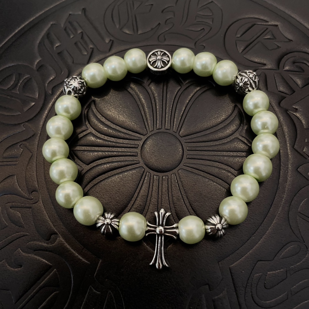NO:107101,Batch New [Counter Quality] Chrome Hearts Pearl Bracelet Bracelet Bracelets Kuaishou/ins/Little Red Book popular, the pattern design styles with different concave and convex shapes are unique. Cross Scouts are the logo of Crown, so they last longer. Genuine version of Chrome Hearts Crown, different from the market, the normal light version, the quality of the version, the details of the print, the retro, the old gray oxygen level. The semester version!  , jewelry boutique, chrome hearts, chrome hearts, bracelet19860909批 新款【专柜品质】Chrome Hearts克罗心珍珠手链手串手链 快手/ins/小红书热门,凹凸造型不同的花纹设计风格呈现出与众不同 十字架童军花是克罗心的标志 所以更经久不衰 正品打版Chrome Hearts克罗心 区别市场普通轻版 对版对标品质 看字印细节 复古做旧灰氧程度.精工版本！,饰品精品,chrome hearts,chrome hearts,bracelet,Jewelry