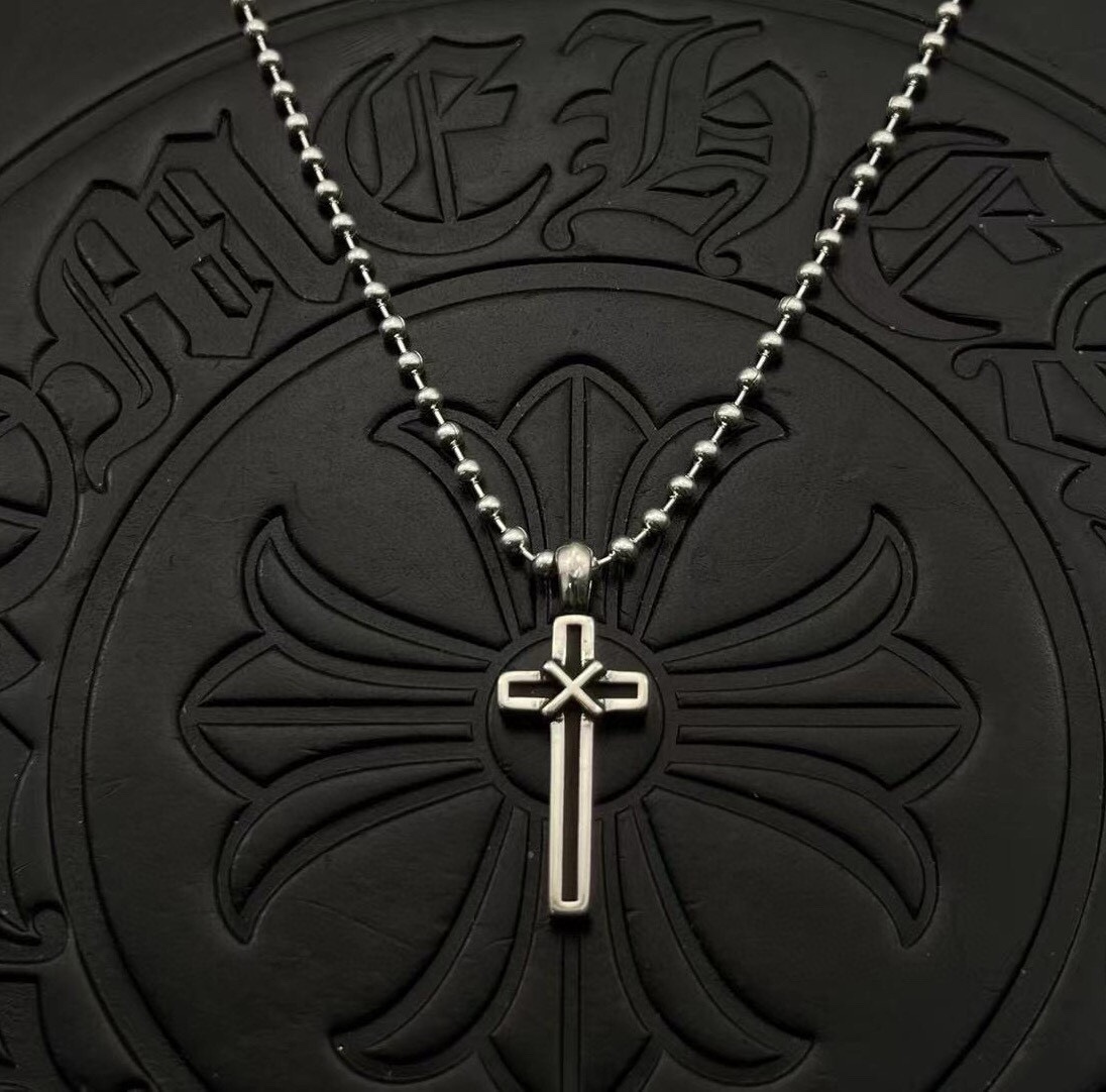 NO:107109,High-version Croheart cross pendant necklace, full lines and sufficient texture, matched with thick cross chains, size 60cm, jewelry quality, chrome hearts, necklace19860909高版本克罗心十字架吊坠项链,线条弧度饱满,质感充足,搭配粗十字链,尺寸60cm,,饰品精品,chrome hearts,necklace,Jewelry