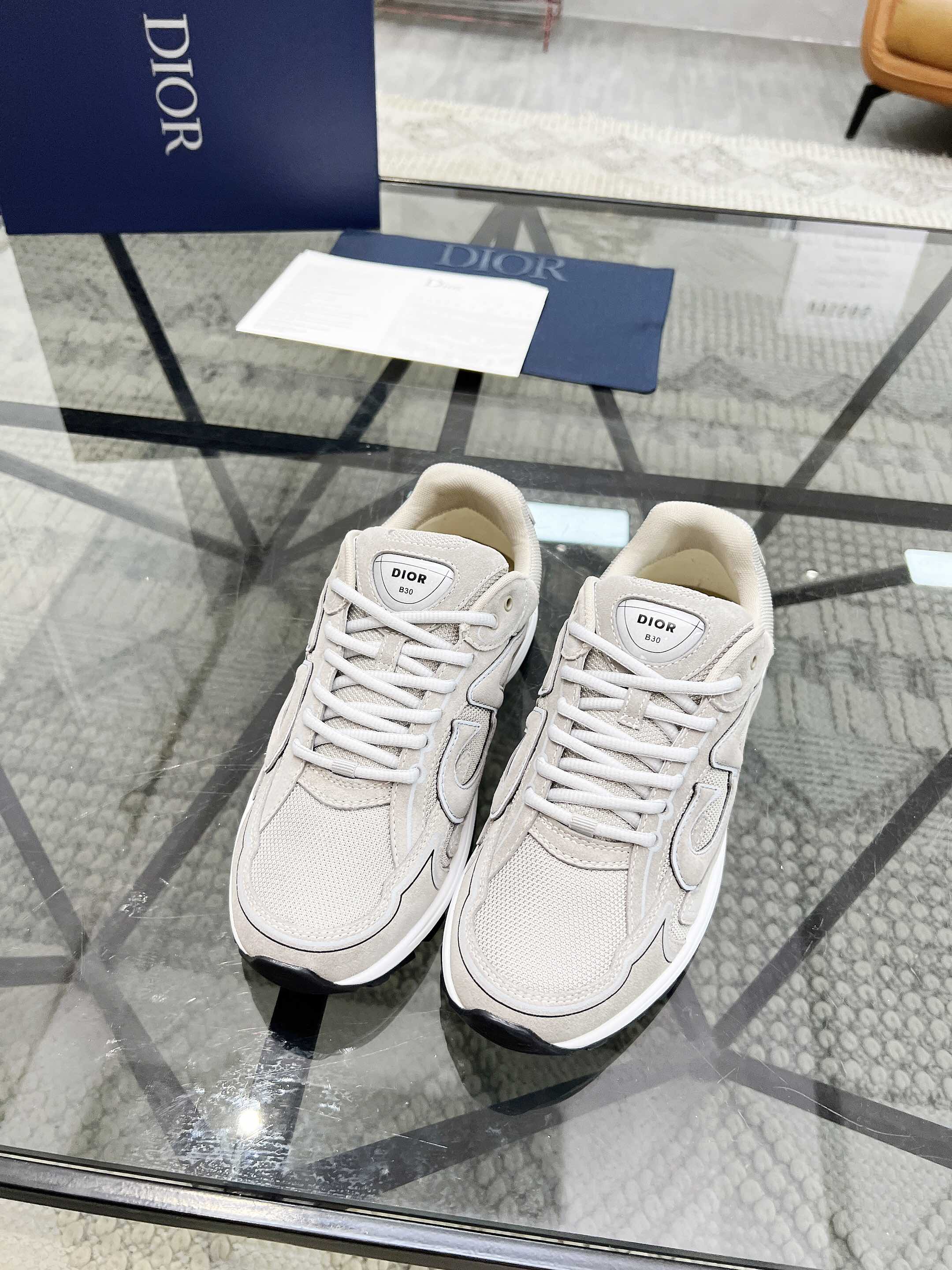 NO:222549,Brand Dior color original color matching, code number 35-45 customized 46.47 price Material Dior new casual shoes!  The details of the fashionable layout are impeccable, using cowhide with mesh patchwork to make comfortable and sweat-absorbing mesh. The foot pad feels comfortable and has excellent quality. Dior casual shoes, dior, dior, cowhide19860909品牌Dior 颜色原版配色 码数35-45定做46.47 价格 材质迪奥新款休闲鞋！时尚潮流的版面细节无可挑剔采用牛皮搭配网布拼接制作舒适吸汗的网布垫脚脚感舒适品质优越,Dior休闲鞋,dior,dior,cowhide,Men's shoes