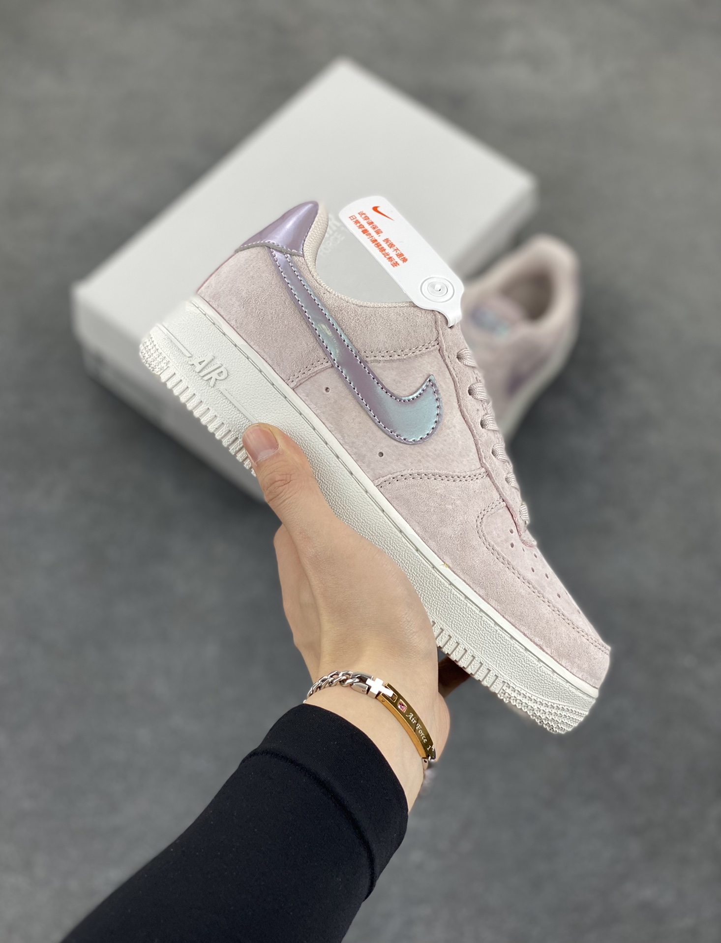 Air Force 1\’ 07 翻毛粉 原楦头原纸板 打造纯正空军版型 专注外贸渠道 全掌内置蜂窝气垫 #原盒配件 原厂中底钢印、拉帮完美 货号:HJ4401-001 尺码:36 36.5 37.5 38 38.5 39 40 40.5 41 42 42.5 43 44 44.5 45-选品中心