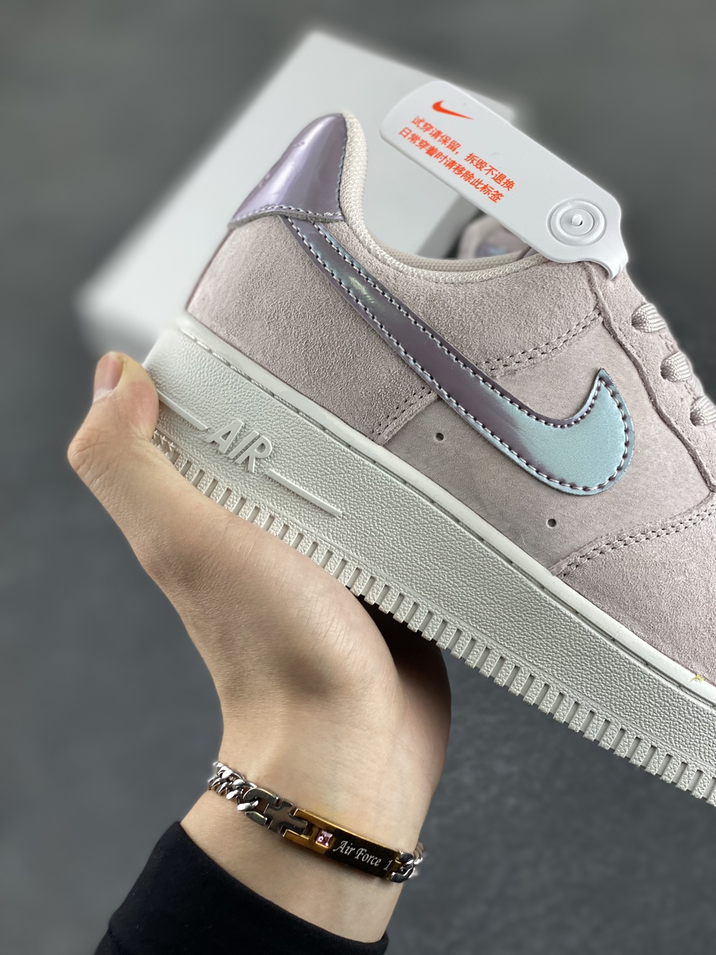 图片[6]-Air Force 1\’ 07 翻毛粉 原楦头原纸板 打造纯正空军版型 专注外贸渠道 全掌内置蜂窝气垫 #原盒配件 原厂中底钢印、拉帮完美 货号：HJ4401-001 尺码：36 36.5 37.5 38 38.5 39 40 40.5 41 42 42.5 43 44 44.5 45-选品中心