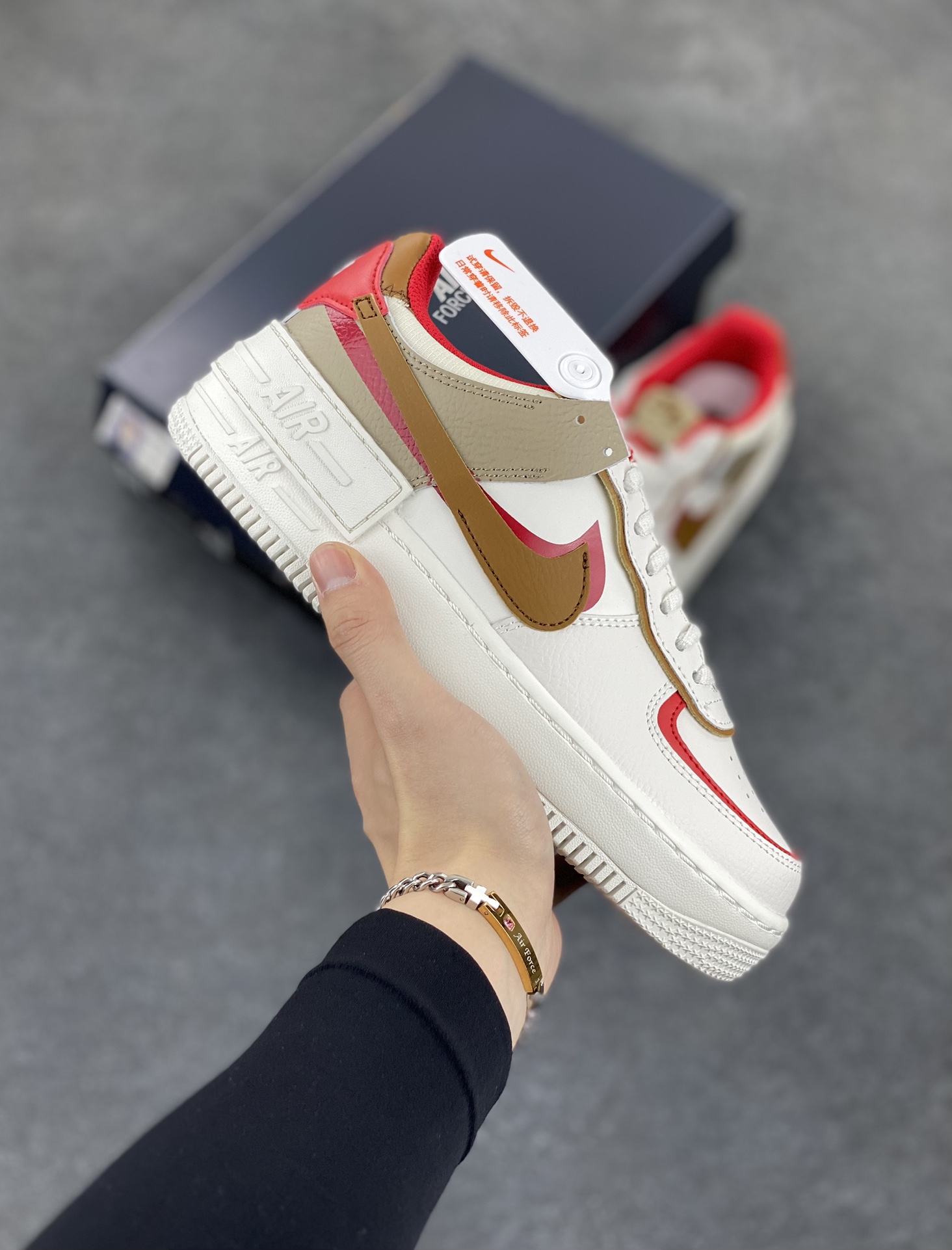 NK Air Force 1 Shadow 轻量增高低帮百搭板鞋\”拼接马卡龙\” 全新少女系解构主义设计双层轻量EVA发泡中底+防滑RB橡胶外圈底鞋底 原楦头原纸板 打造纯正空军版型 专注外贸渠道 全掌内置蜂窝气垫 原盒配件 原厂中底钢印、拉帮完美 货号:HQ3400-030 尺码:35.5 36 36.5 37.5 38 38.5 39 40-选品中心